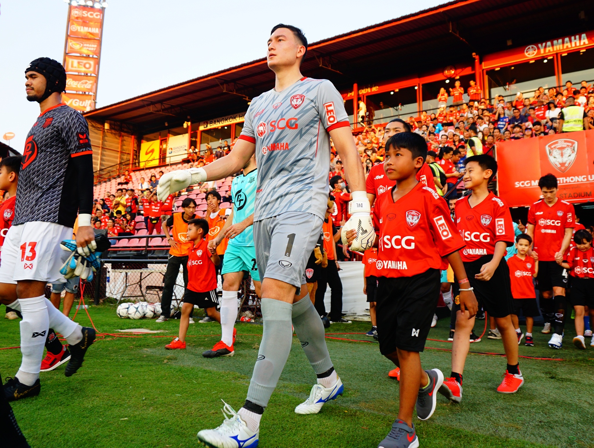 Dang Van Lam,  Van Lam,  Thai League,  Muangthong United,   PT Prachuap, anh 1