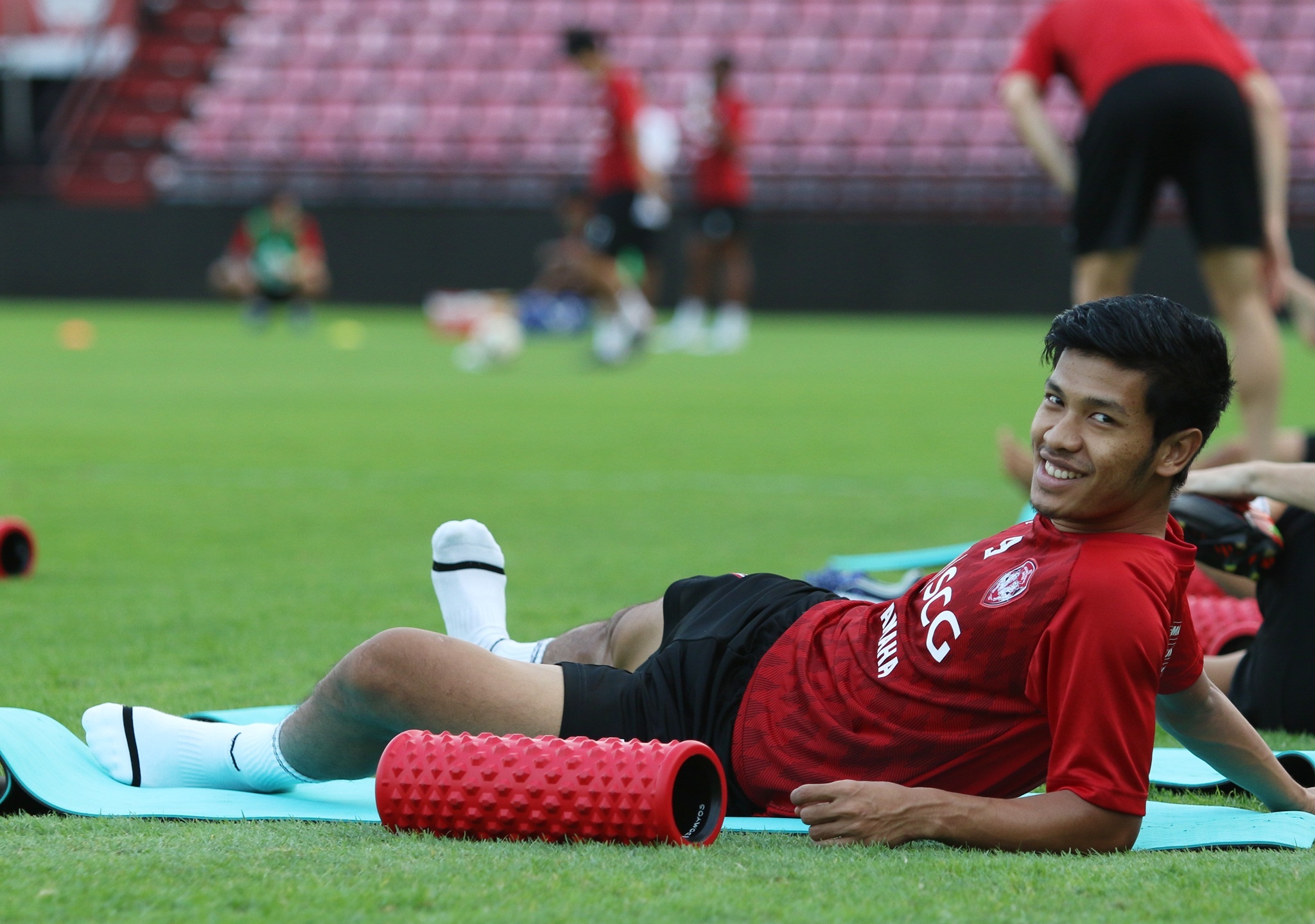 Dang Van Lam,  Van Lam,  Muangthong United,  Coach Jam,  Jam Ashrapov,  Thai League anh 2