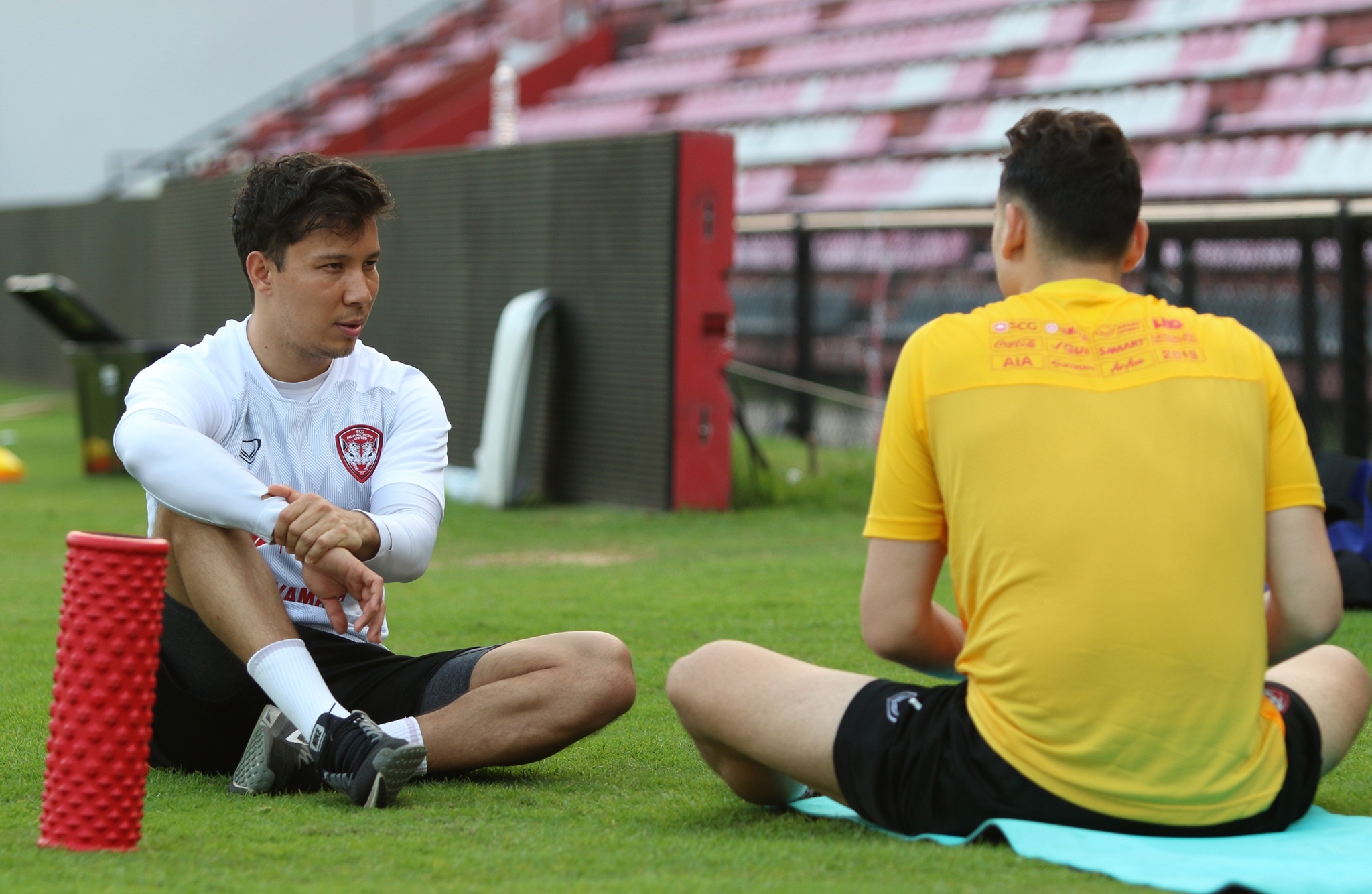 Dang Van Lam,  Van Lam,  Muangthong United,  Coach Jam,  Jam Ashrapov,  Thai League anh 1