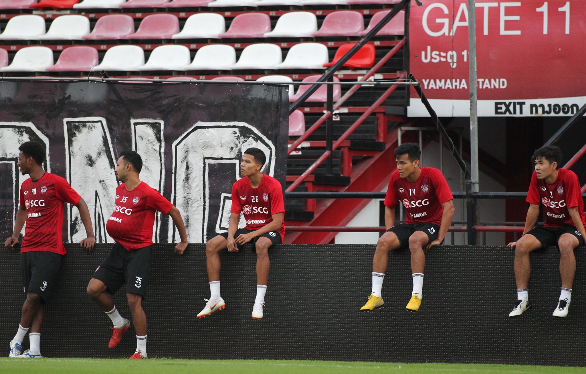 Dang Van Lam,  Van Lam,  Muangthong United,  Coach Jam,  Jam Ashrapov,  Thai League anh 7