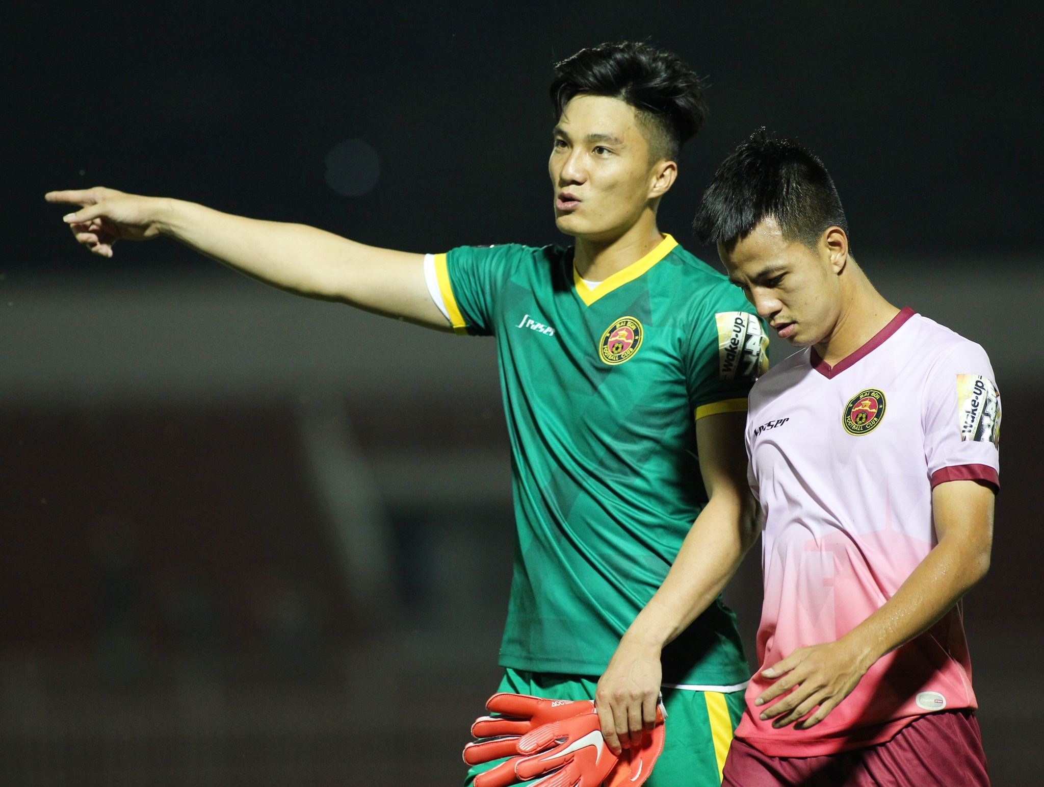 Cuu thu mon U23 Viet Nam duoc khen trong lan dau bat chinh V.League hinh anh