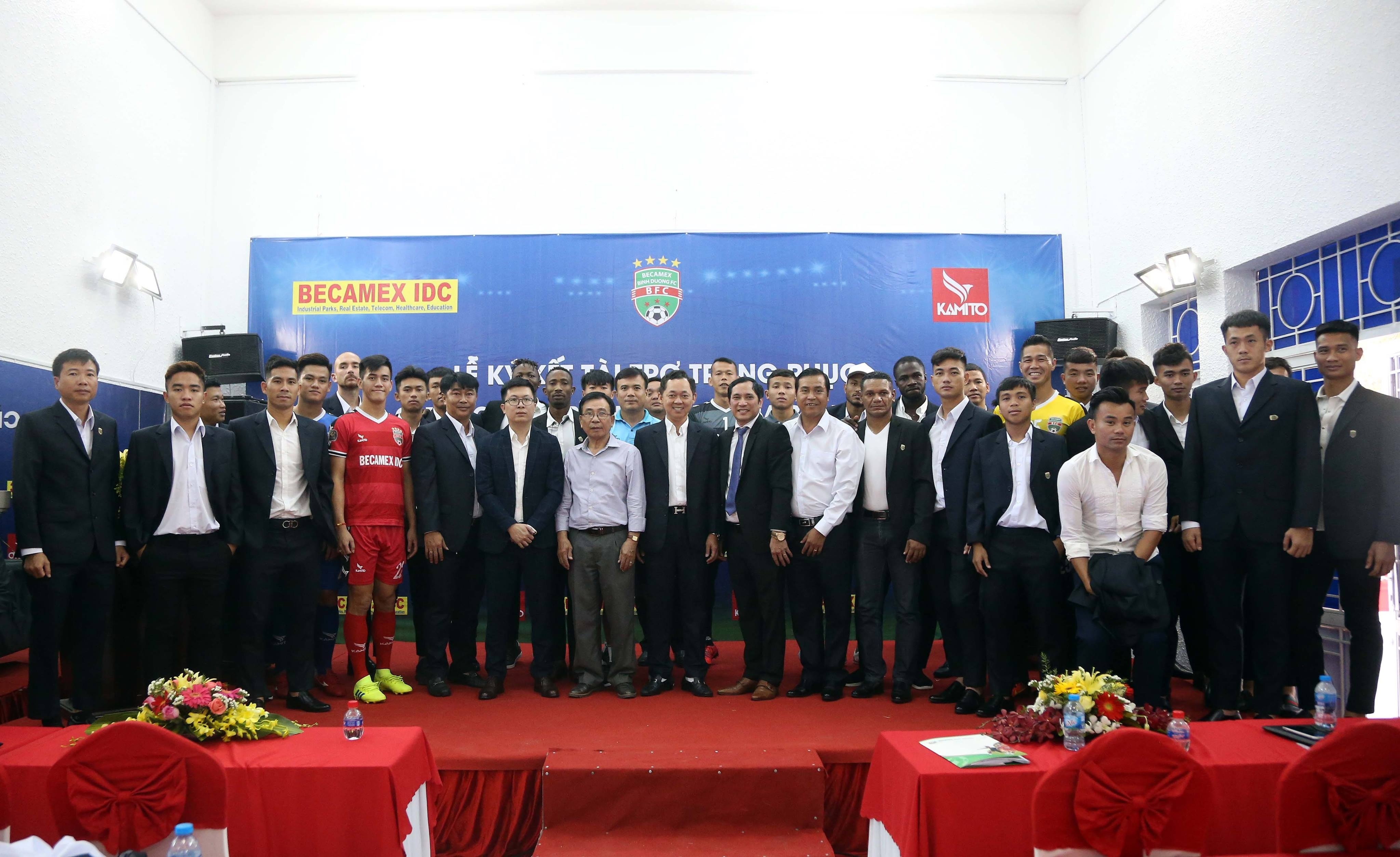 Nguyễn Anh Đức, Anh Đức, Bình Dương, Thái League, Bangkok United, V League, AFF Cup 2018 ảnh 2 Nguyen Anh Duc, Anh Duc, Binh Duong, Thai League, Bangkok United, V League, AFF Cup 2018 anh 2