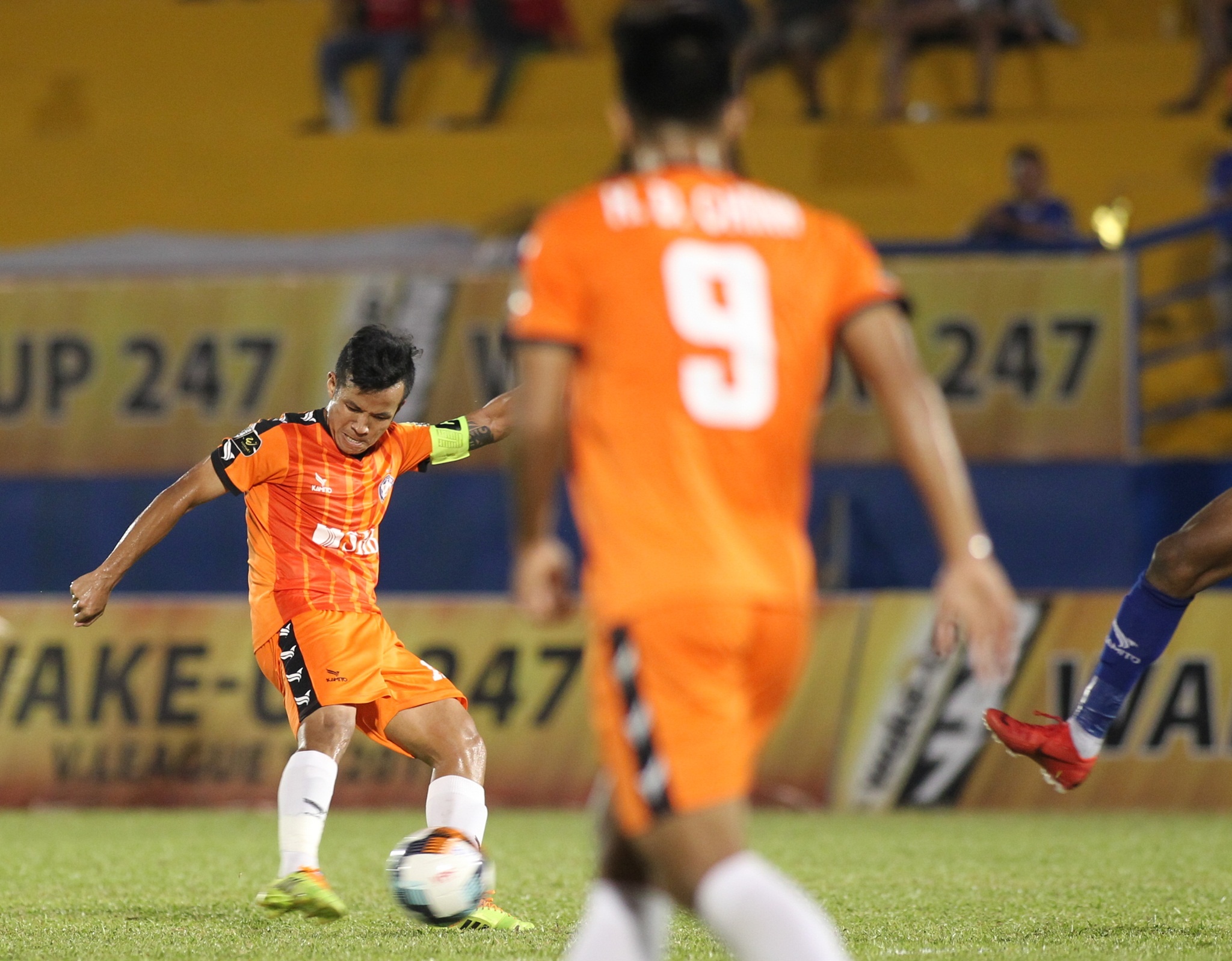 Bui Tan Truong,  Tan Truong,  Binh Duong,  Da Nang,  V.League,  Trong tai,  Le Huynh Duc,  Tran Minh Chien,  Ha Duc Chinh anh 2