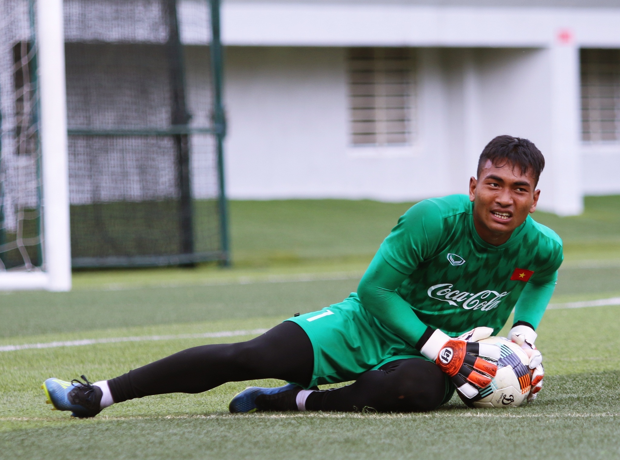 HAGL muon lay lai thu mon U23 Viet Nam cua ong Park cho doi U19 hinh anh