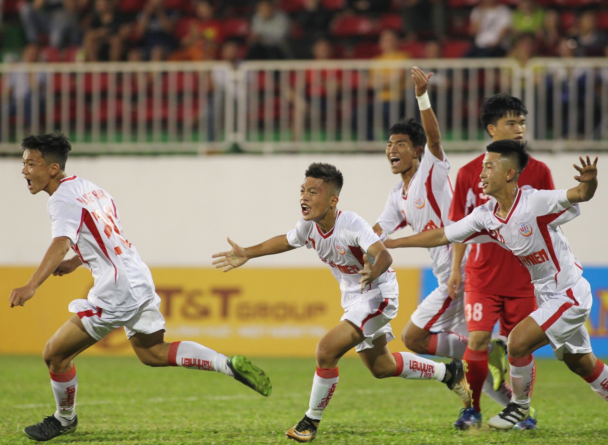 Hong Duy,  Vu Phong Hong Duy,  Park Hang Seo,  HAGL,  U19 HAGL,  Graechen Guillaume,  U19 Quoc gia 2019 anh 1