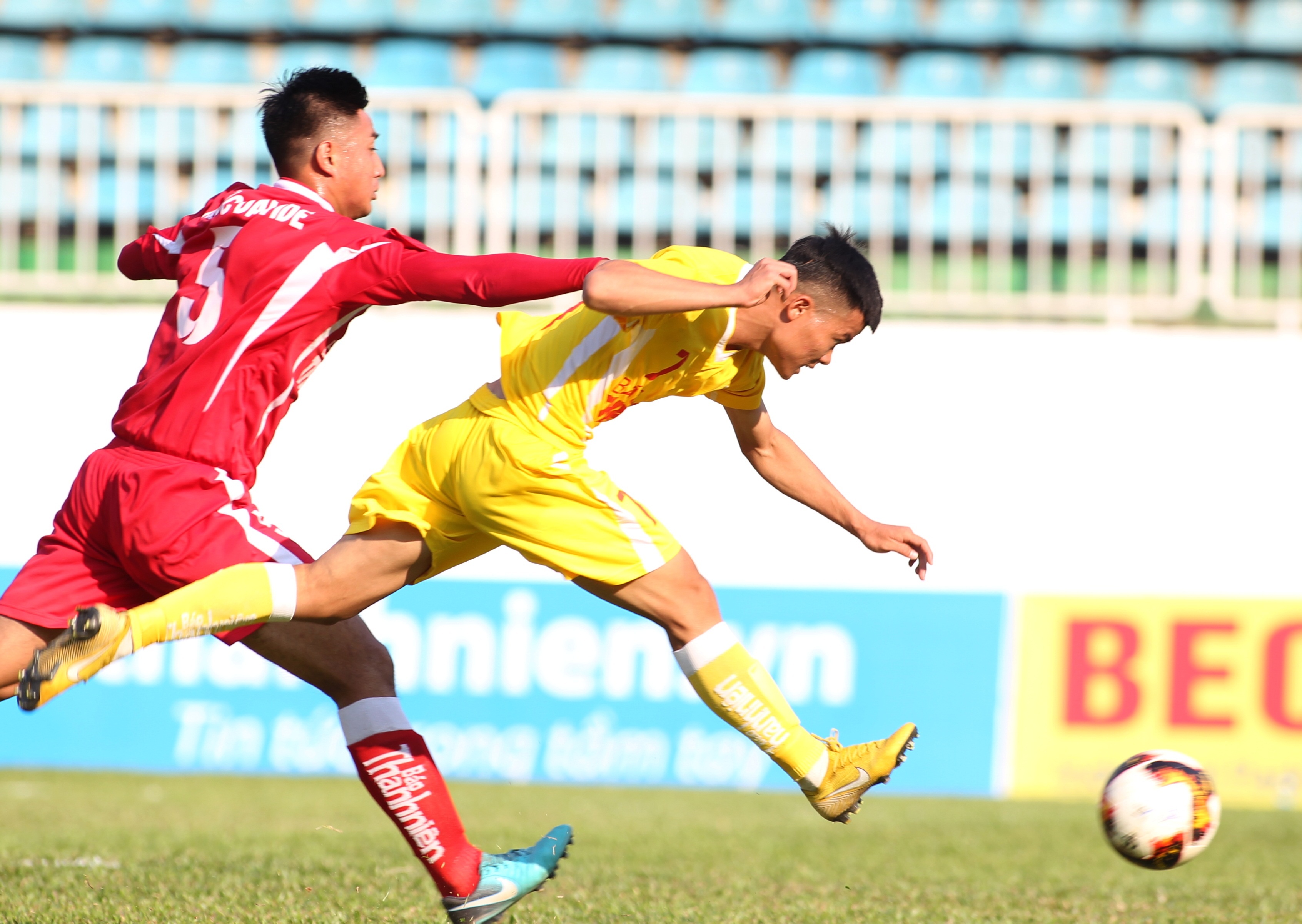 Davide Nguyen Duc,  U19 Binh Duong,  U19 Quoc gia,  Itali,  Viet kieu Italy,  cau thu Viet kieu,  Dang Van Lam,  DT Viet Nam anh 3