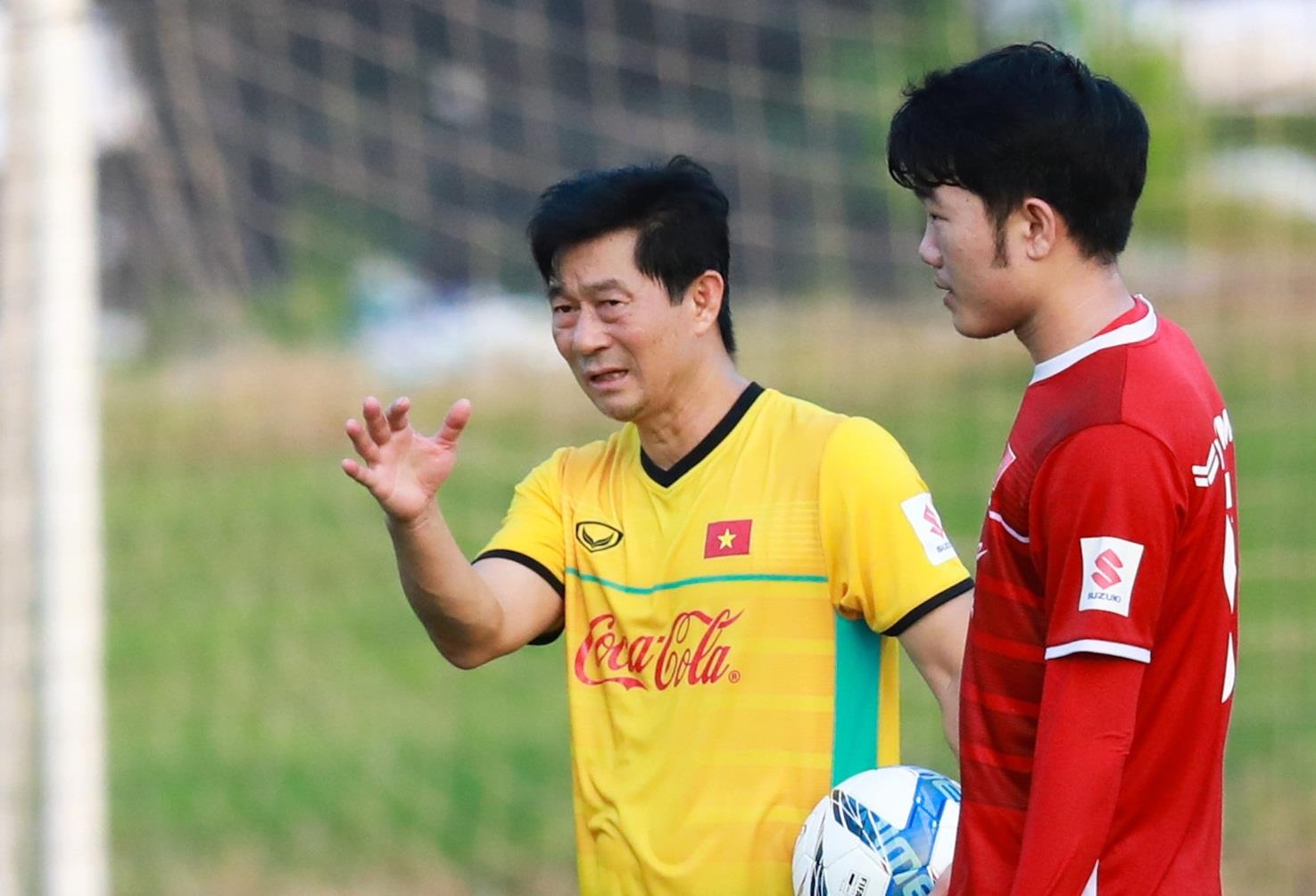 Cuu tro ly cua HLV Park Hang-seo tro lai Viet Nam de tap huan hinh anh