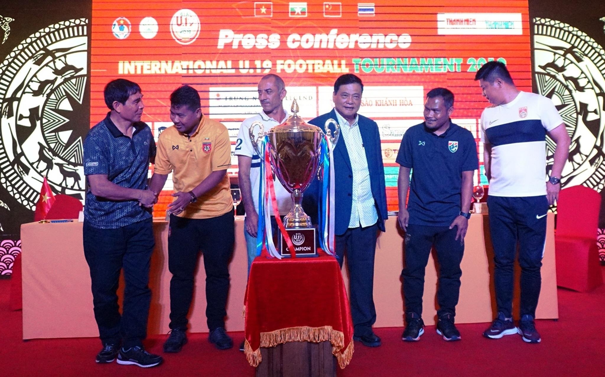 U19 Trung Quoc tham do bong da Viet Nam,  U19 Trung Quoc sang Viet Nam anh 2