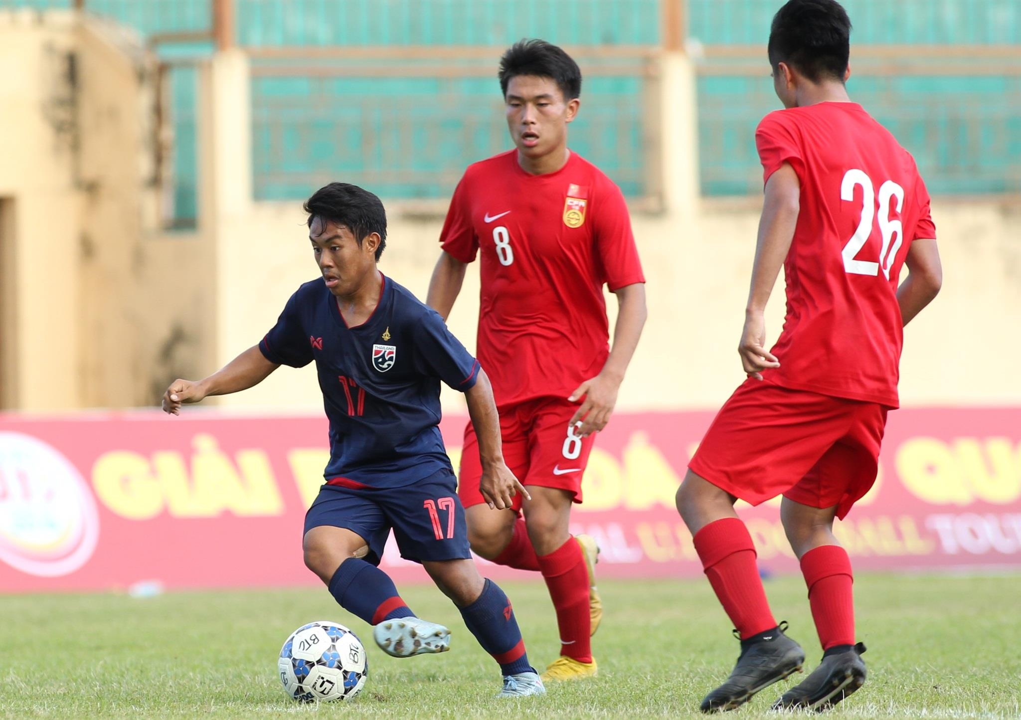 Tien dao cao 1,5 m cua Thai Lan gay chu y voi khan gia Viet Nam hinh anh