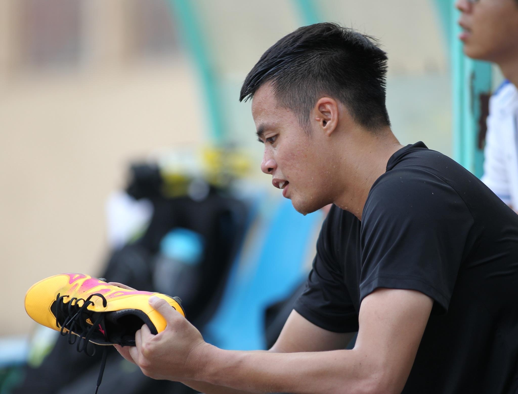 Cuu thu mon U23 Viet Nam tro ve que tim hy vong doi doi hinh anh