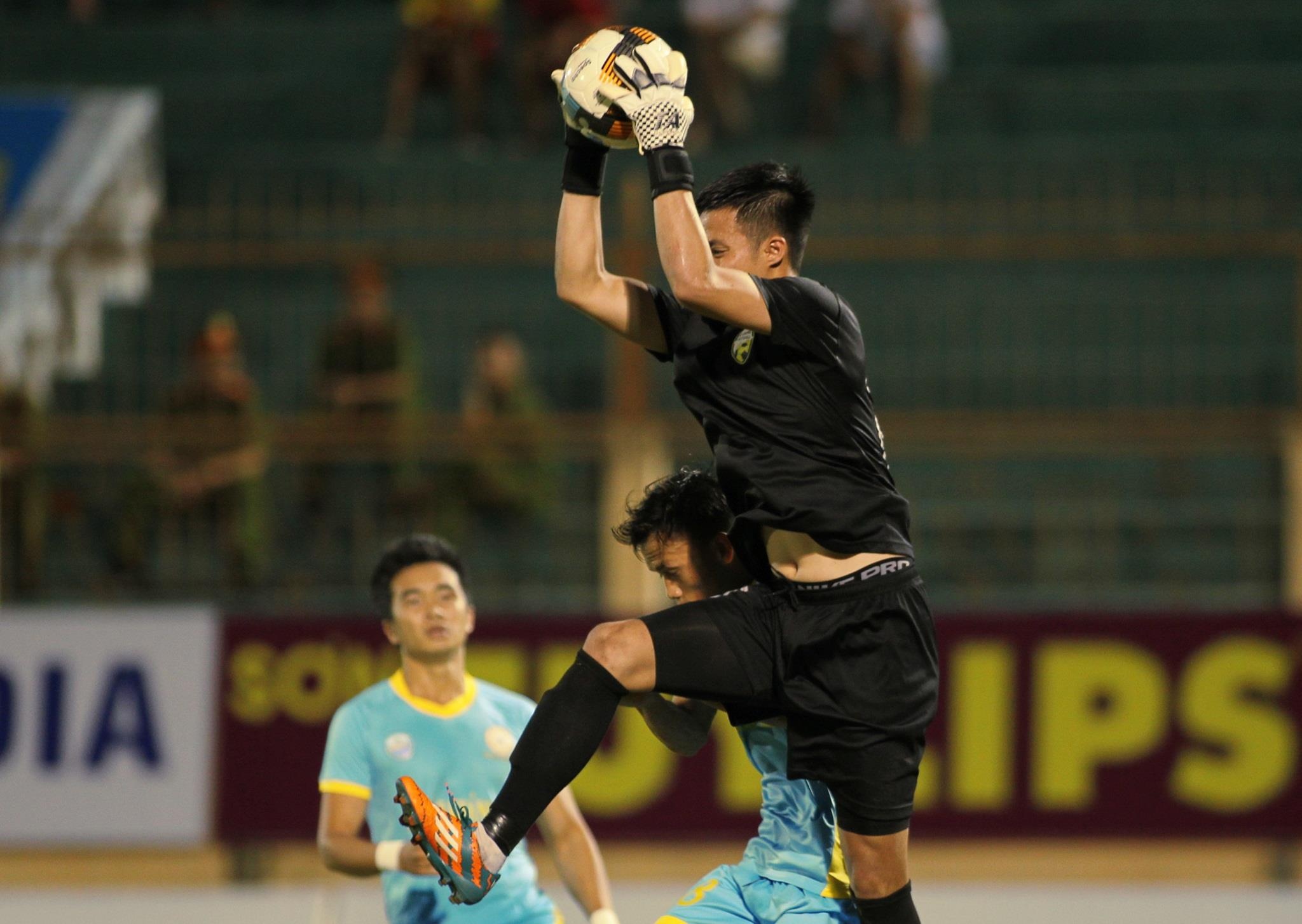 Tuan Manh sai lam,  thu mon cua ong park mac sai lam anh 2