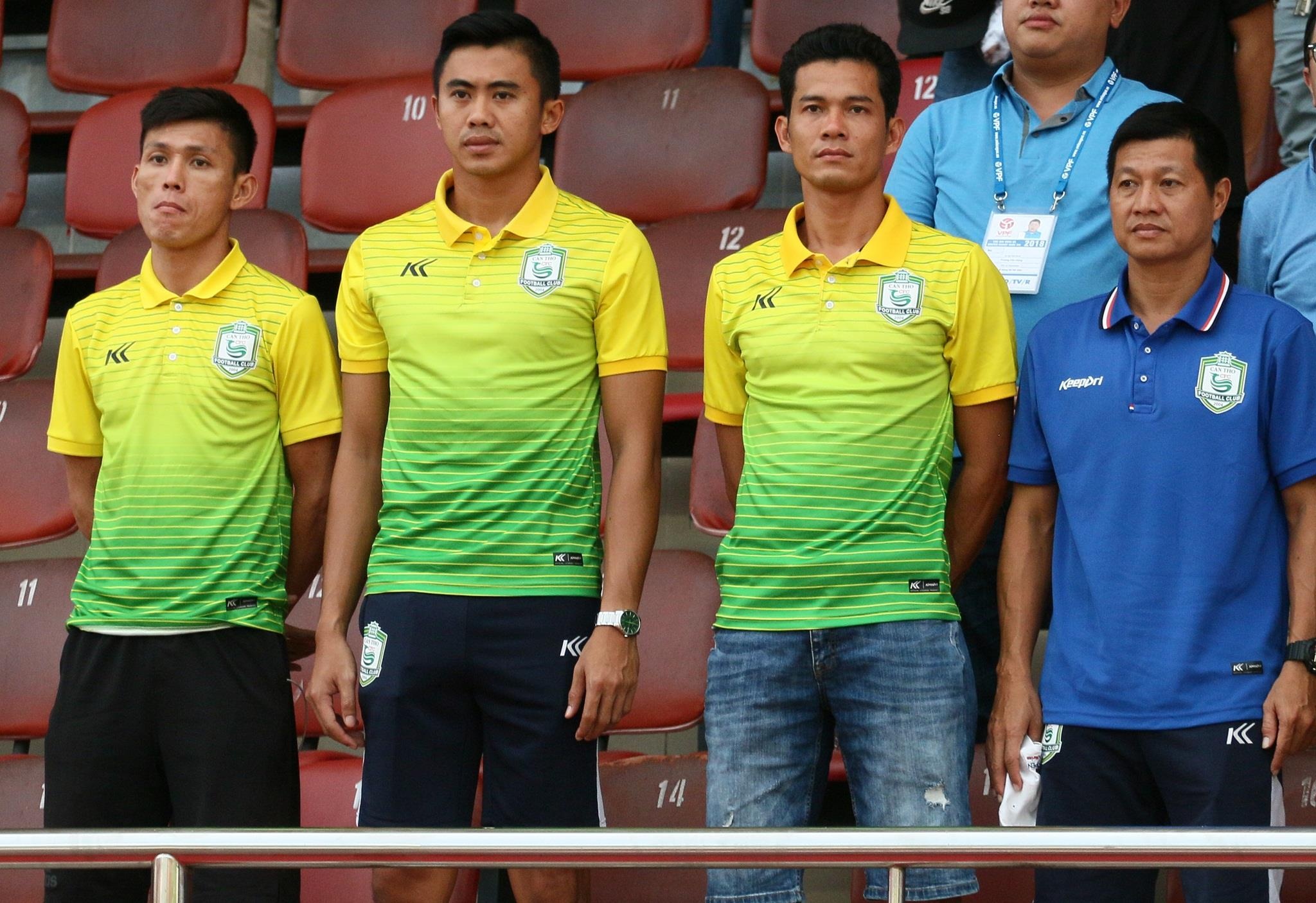 cau thu can tho da phan luoi nha,  cau thu can tho bi cam thi dau anh 1