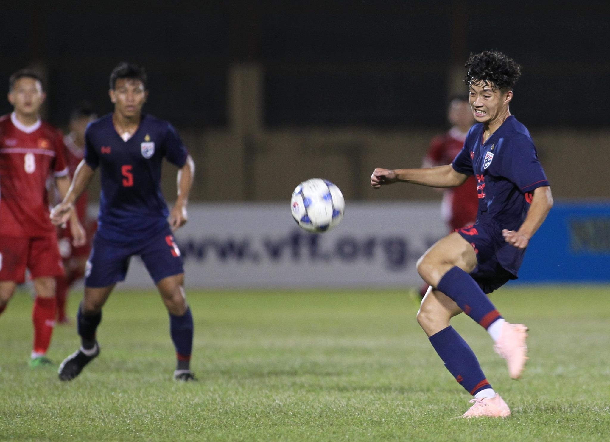 sao tre cua thai lan,  cau thu thai lan cua leicester anh 3