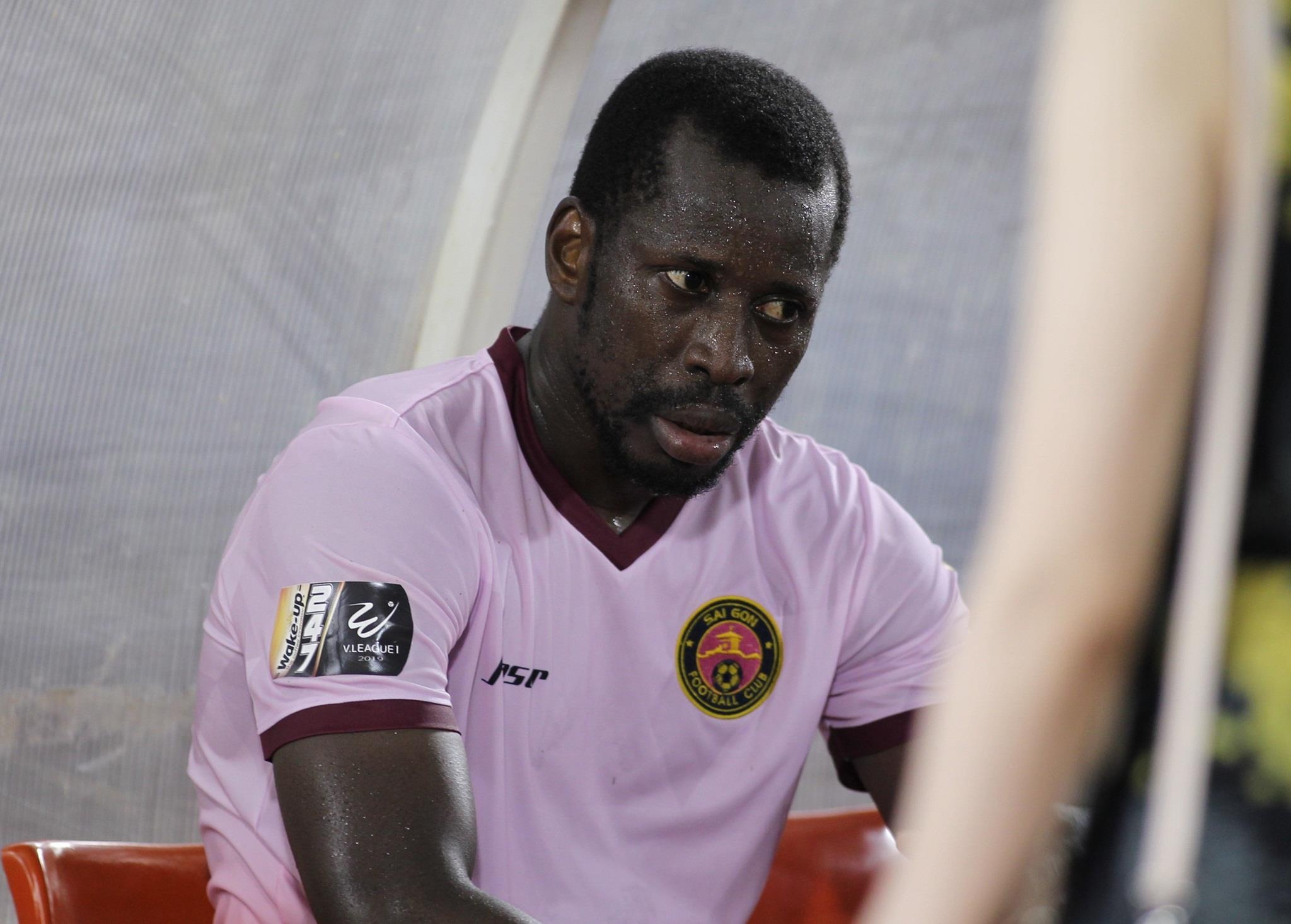 derby bong da TP.HCM,  trong tai tu choi ban thang anh 2