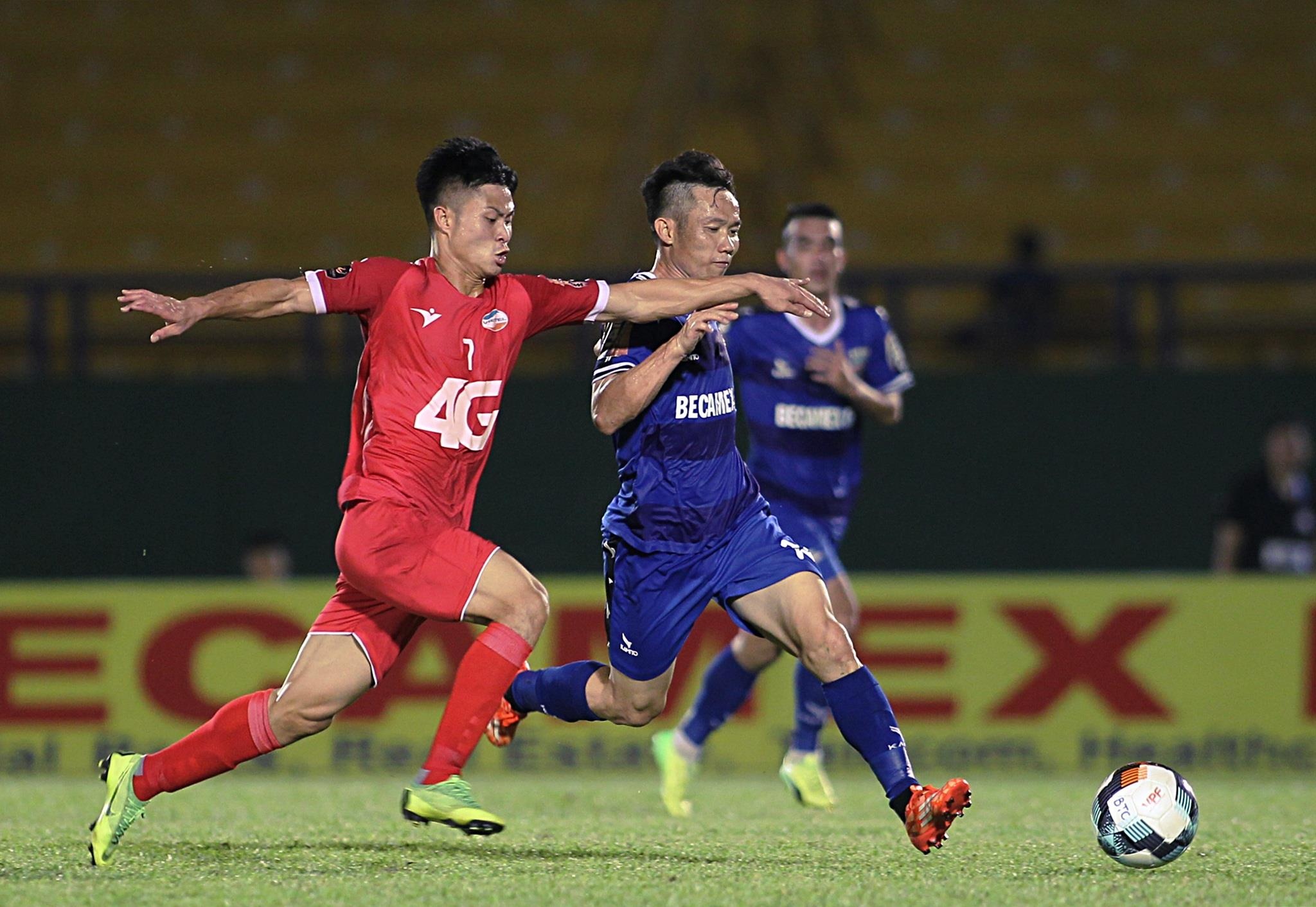 ban thang tranh cai binh duong viettel,  trong tai gay tranh cai binh duong viettel anh 7