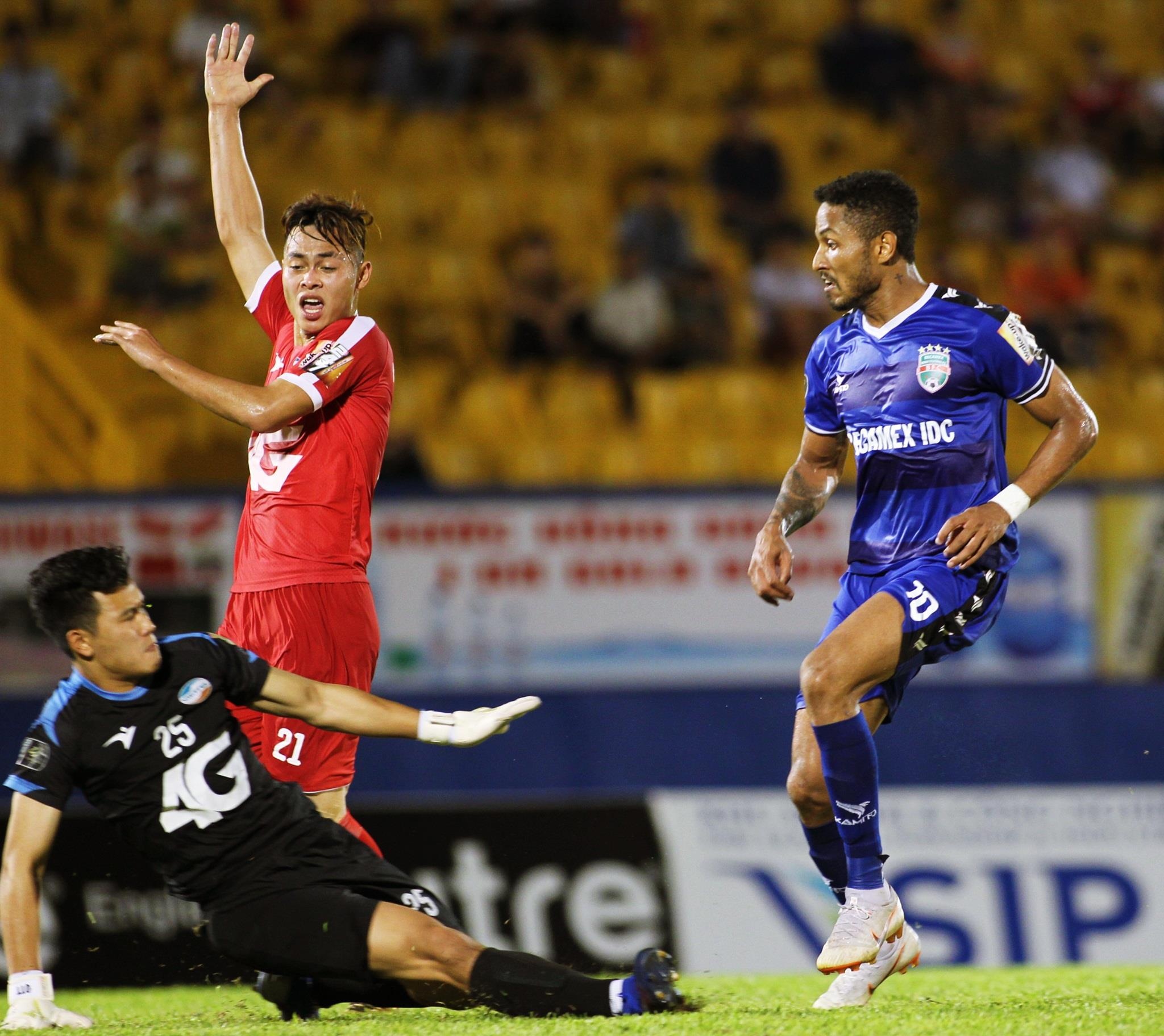 trong tai gay tranh cai tran binh duong viettel,  ban thang tranh cai binh duong viettel anh 2