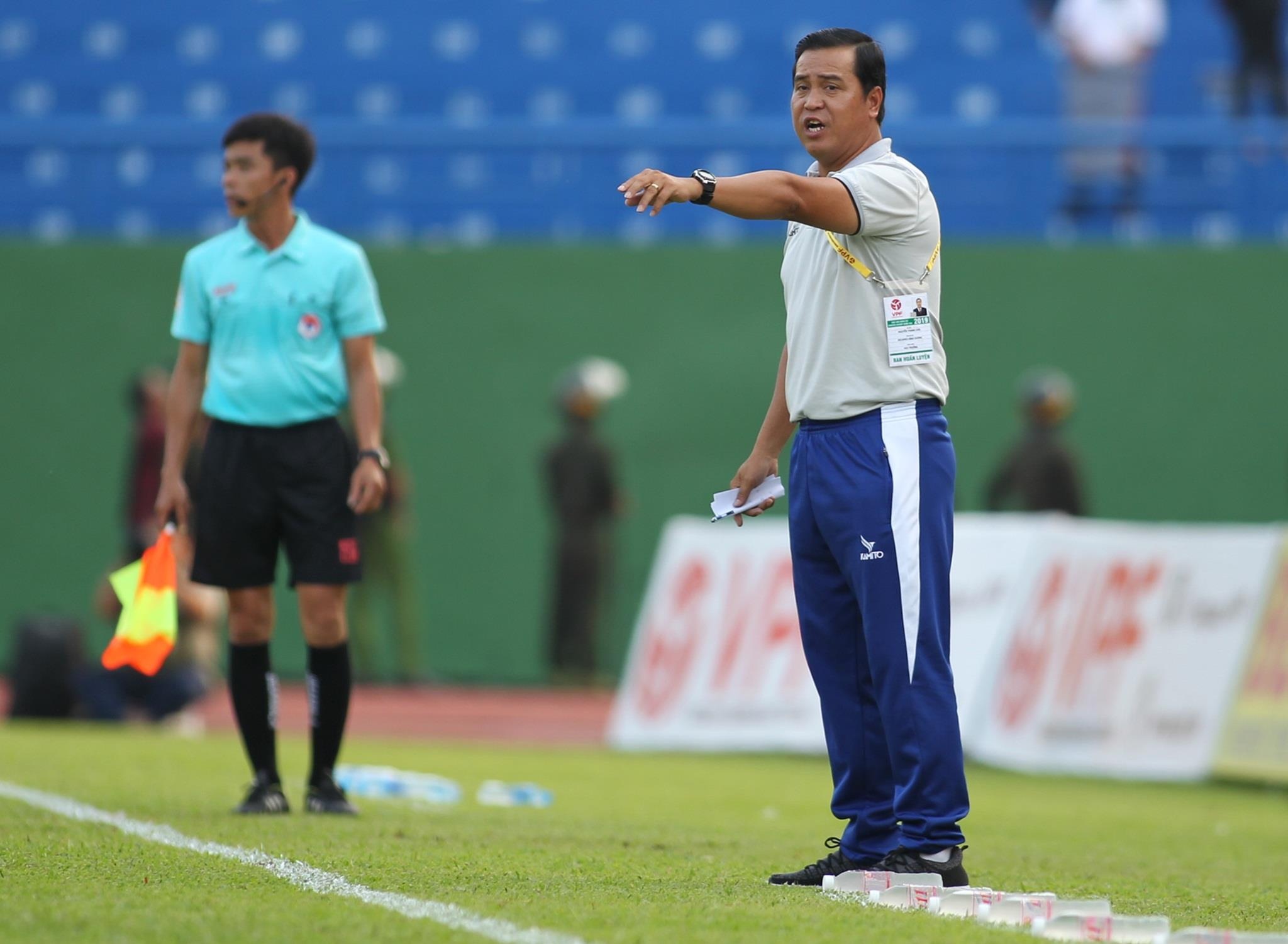 ban thang tranh cai binh duong viettel,  trong tai gay tranh cai binh duong viettel anh 10