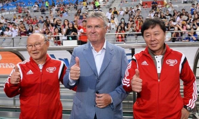 hai tro ly guus hiddink,  ong park hang seo va chung hae seong anh 2