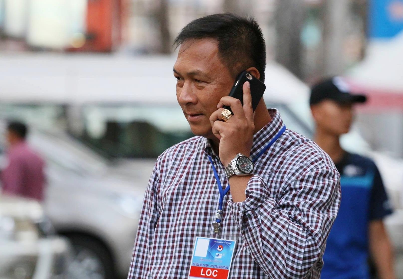 trọng tài đi làm bảo vệ, trọng tài hoàng phạm công khanh ảnh 1 trong tai di lam bao ve, trong tai hoang pham cong khanh anh 1