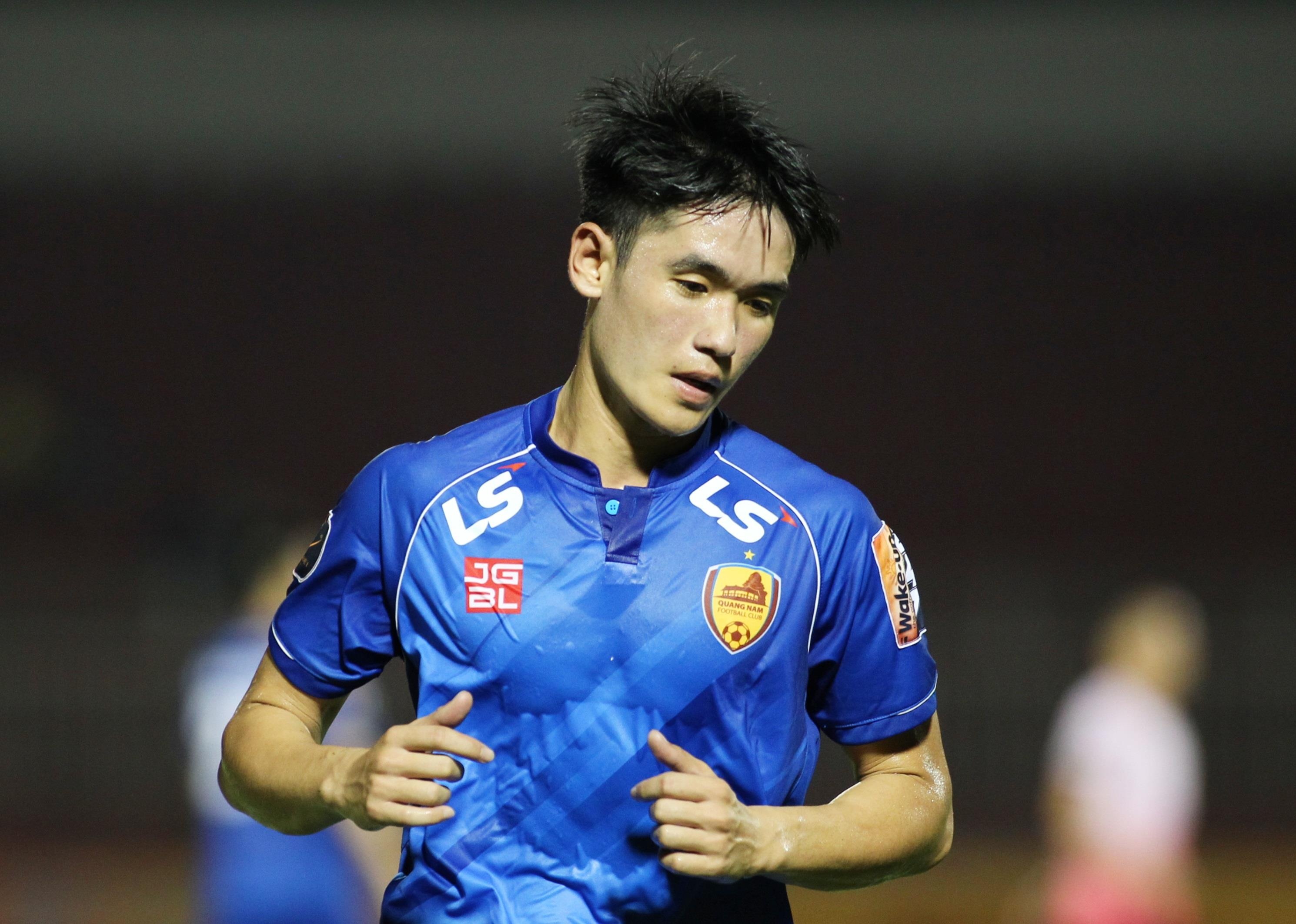 HLV Quang Nam: Dung khen trung ve Tan Sinh qua nhieu hinh anh