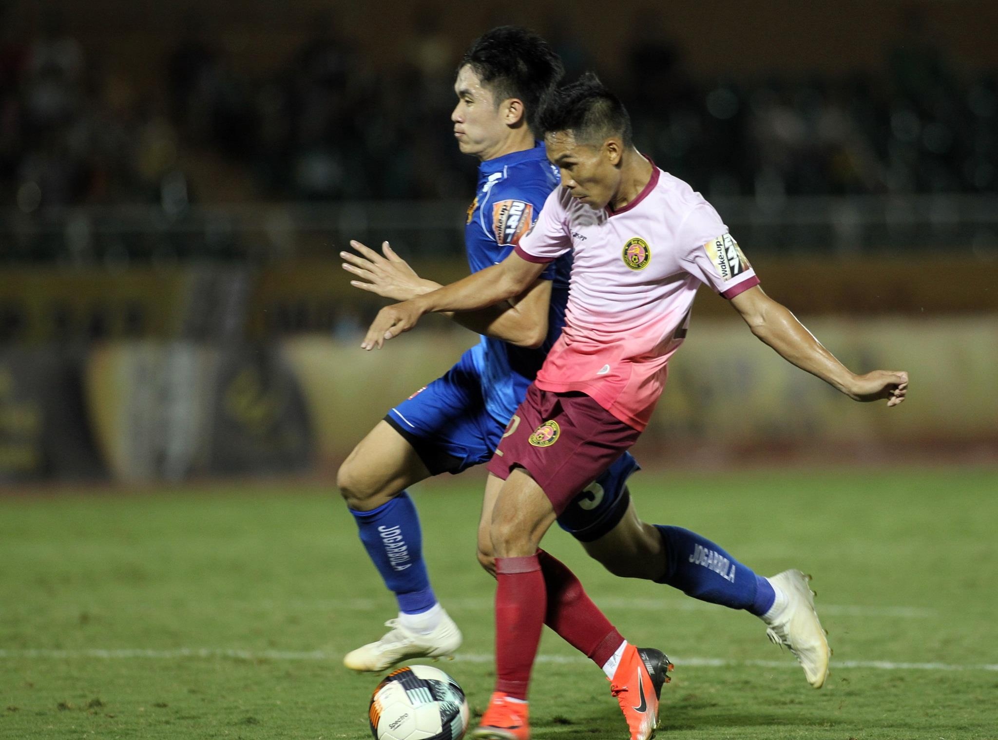 cau thu v.league cai nhau,  cau thu sai lam anh 2