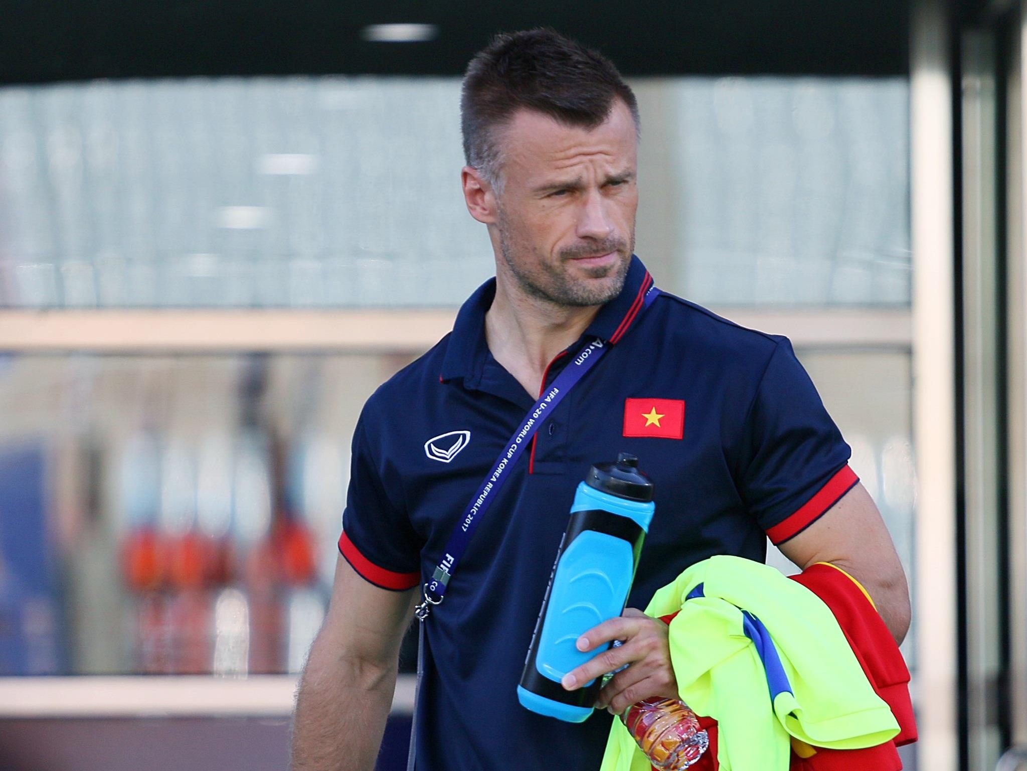 Cuu HLV tuyen Viet Nam dan dat Binh Duong,  Anh Duc lam huan luyen vien Binh Duong anh 2