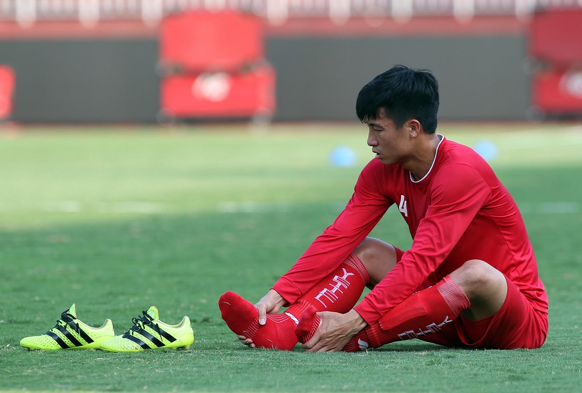 Bui Tien Dung gap van de tren mat san tien ty cua CLB TP.HCM hinh anh