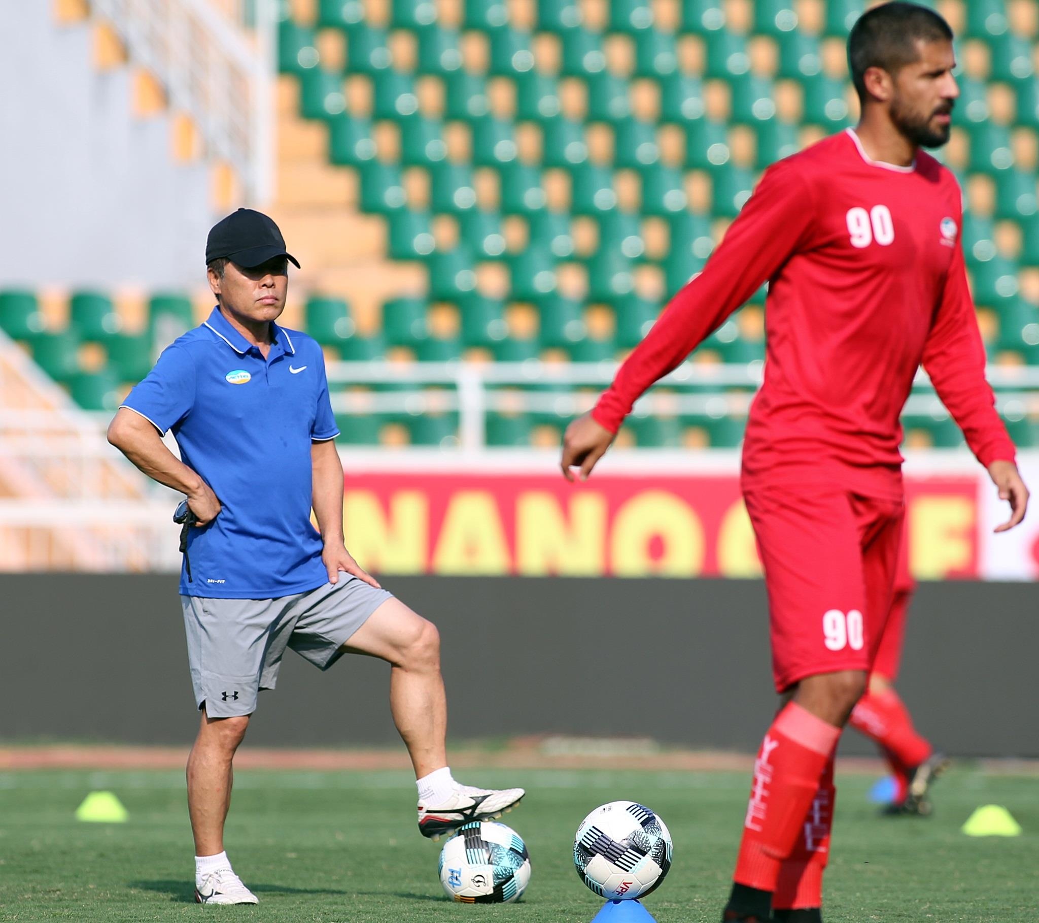 Viettel bat dau khung hoang sau tran thua HAGL anh 1