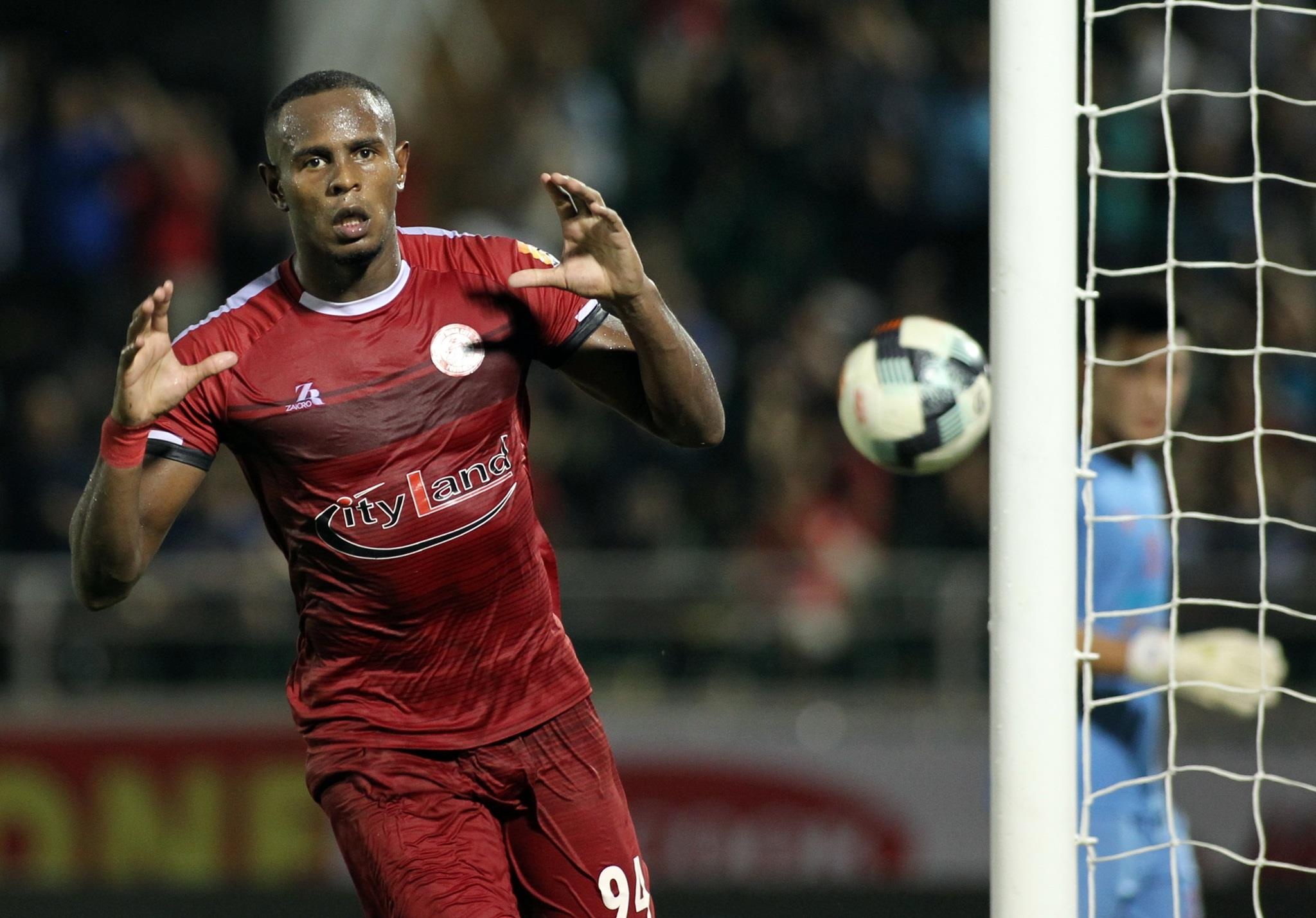 tro ly guus hiddink bat bai V.League,  tro ly guus hiddink Chung Hae Seong anh 1