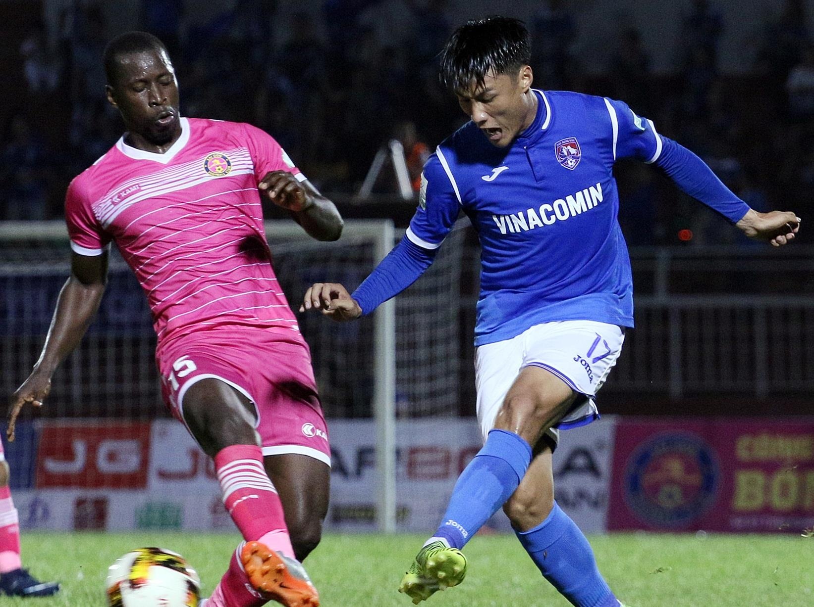 Cau thu Viet kieu nhan 2 an phat nguoi vi loi khieu khich hinh anh