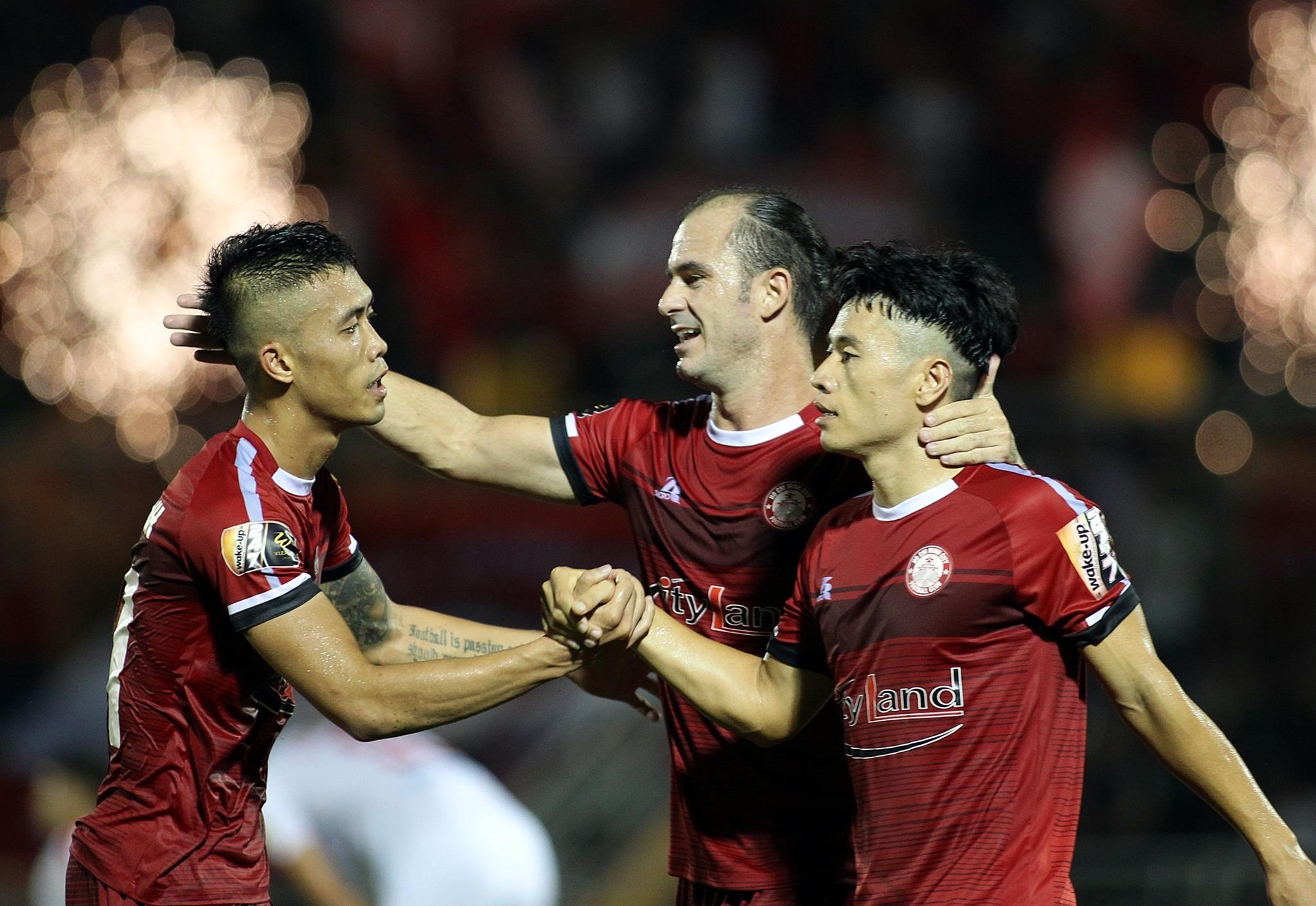 Phi Son 2019,  tran phi son hien tai CLB TP.HCM anh 1