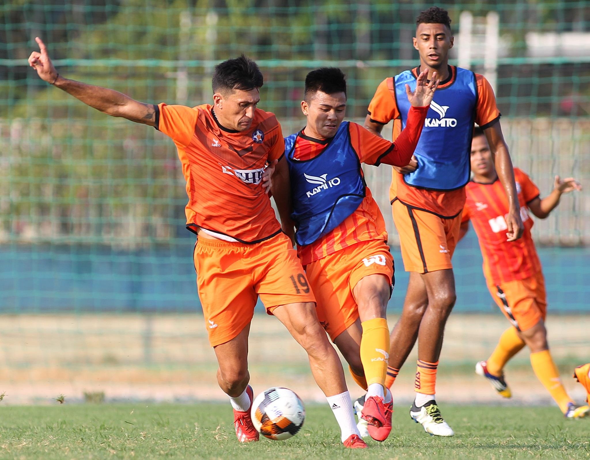 le huynh duc day do duc chinh,  duc chinh va do merlo tap dut diem anh 3