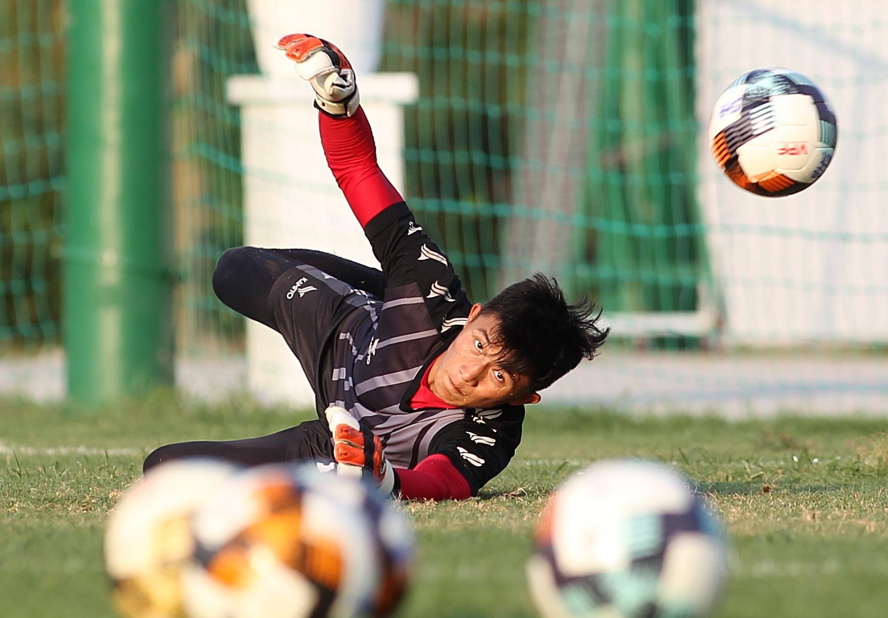 le huynh duc day do duc chinh,  duc chinh va do merlo tap dut diem anh 8