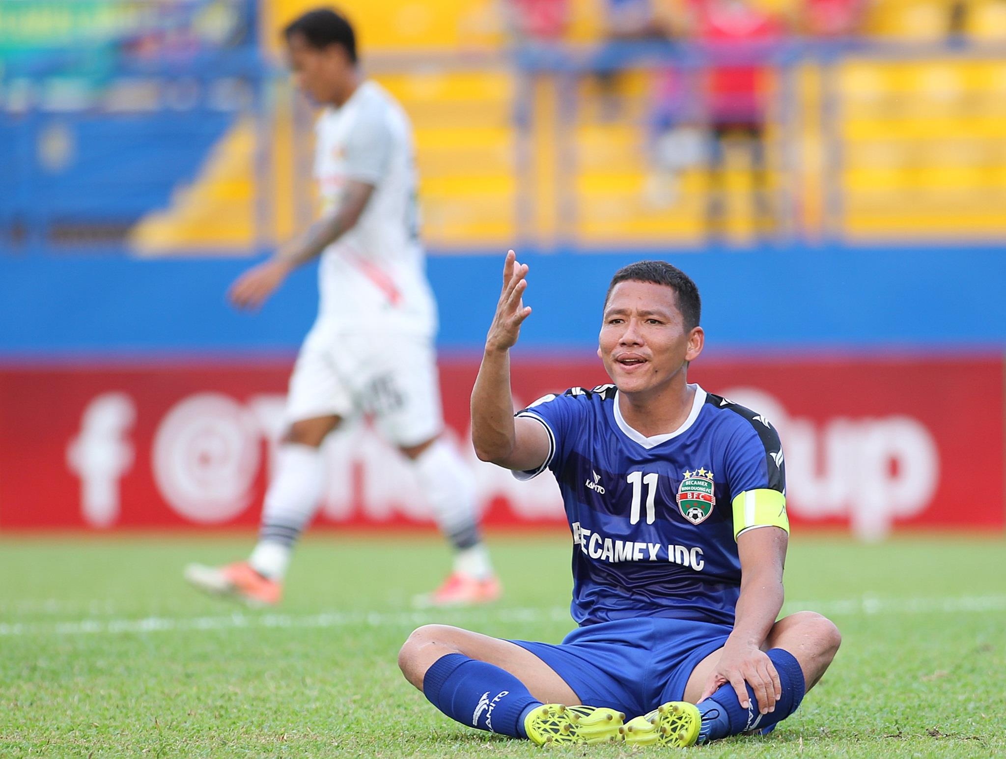 Tien Linh tro lai sau chan thuong,  tien linh chan thuong AFC Cup anh 2