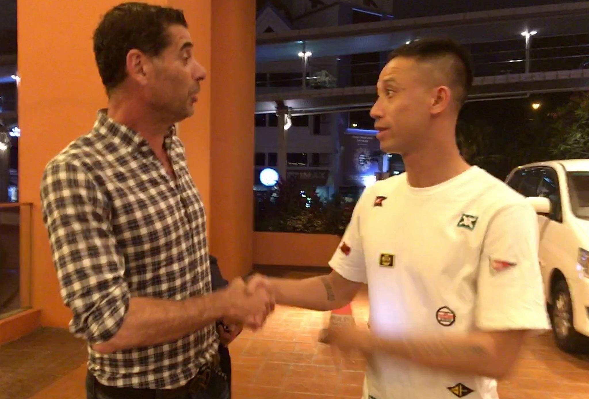 huyen thoai fernando hierro real madrid,  nhu thanh gap fernando hierro anh 2