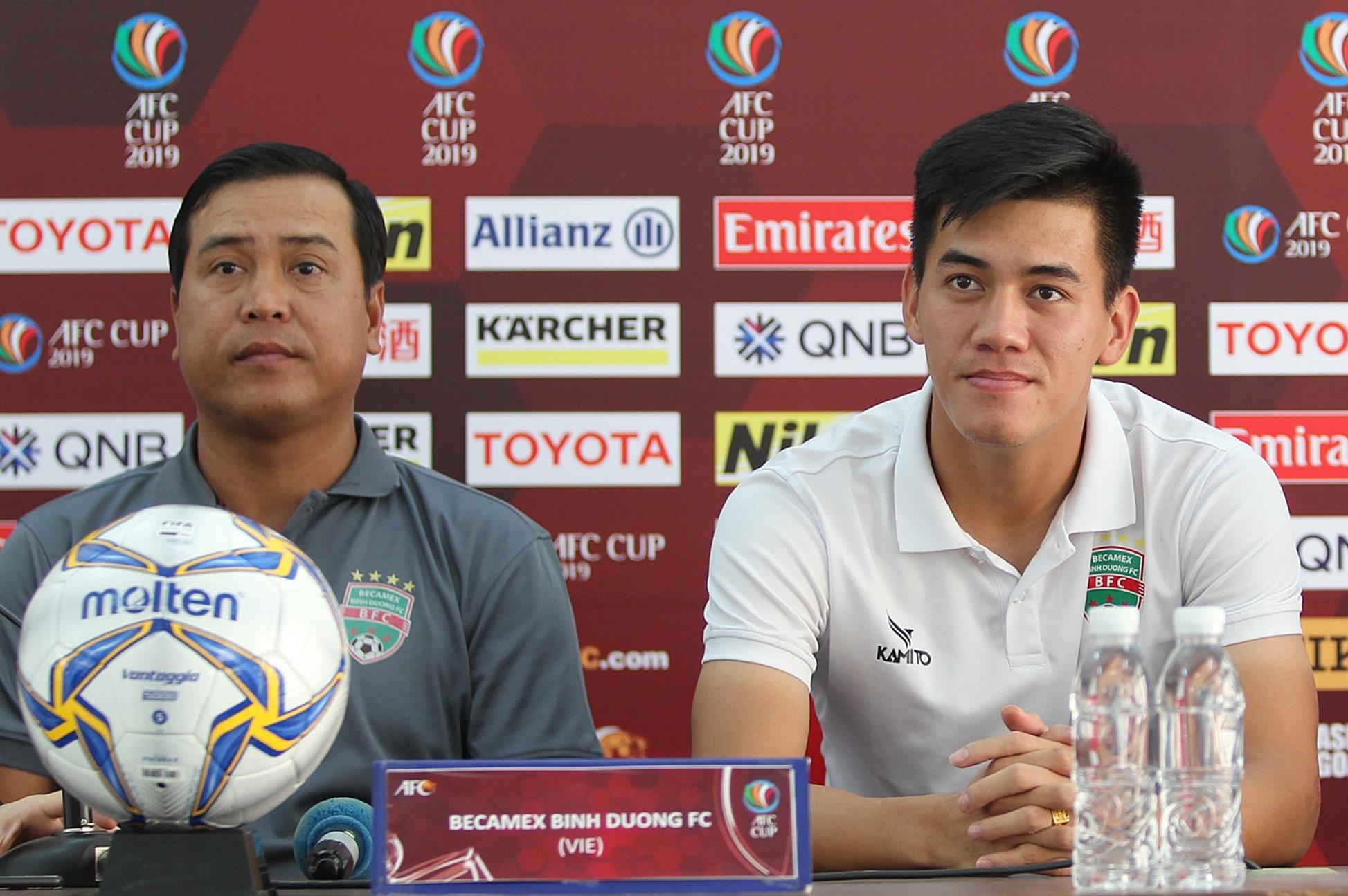 Tien Linh tro lai sau chan thuong,  tien linh chan thuong AFC Cup anh 1