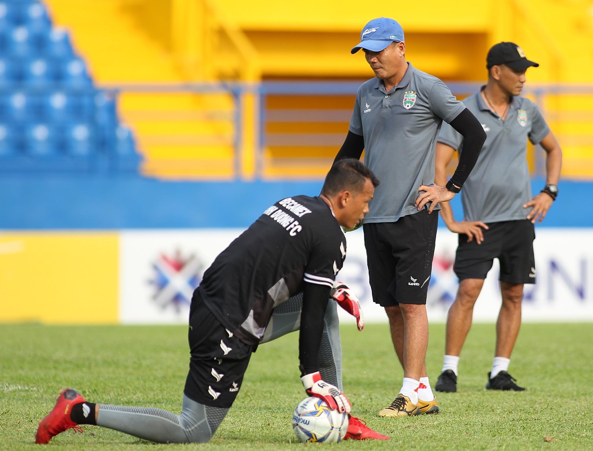 toi do tan truong chuoc loi,  thu mon tan truong sai lam afc cup anh 4