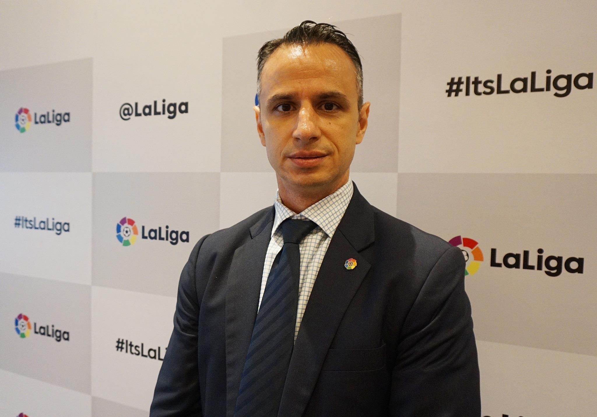 Quang Hai sang LaLiga thi dau,  Quang Hai khoac ao Alaves anh 1