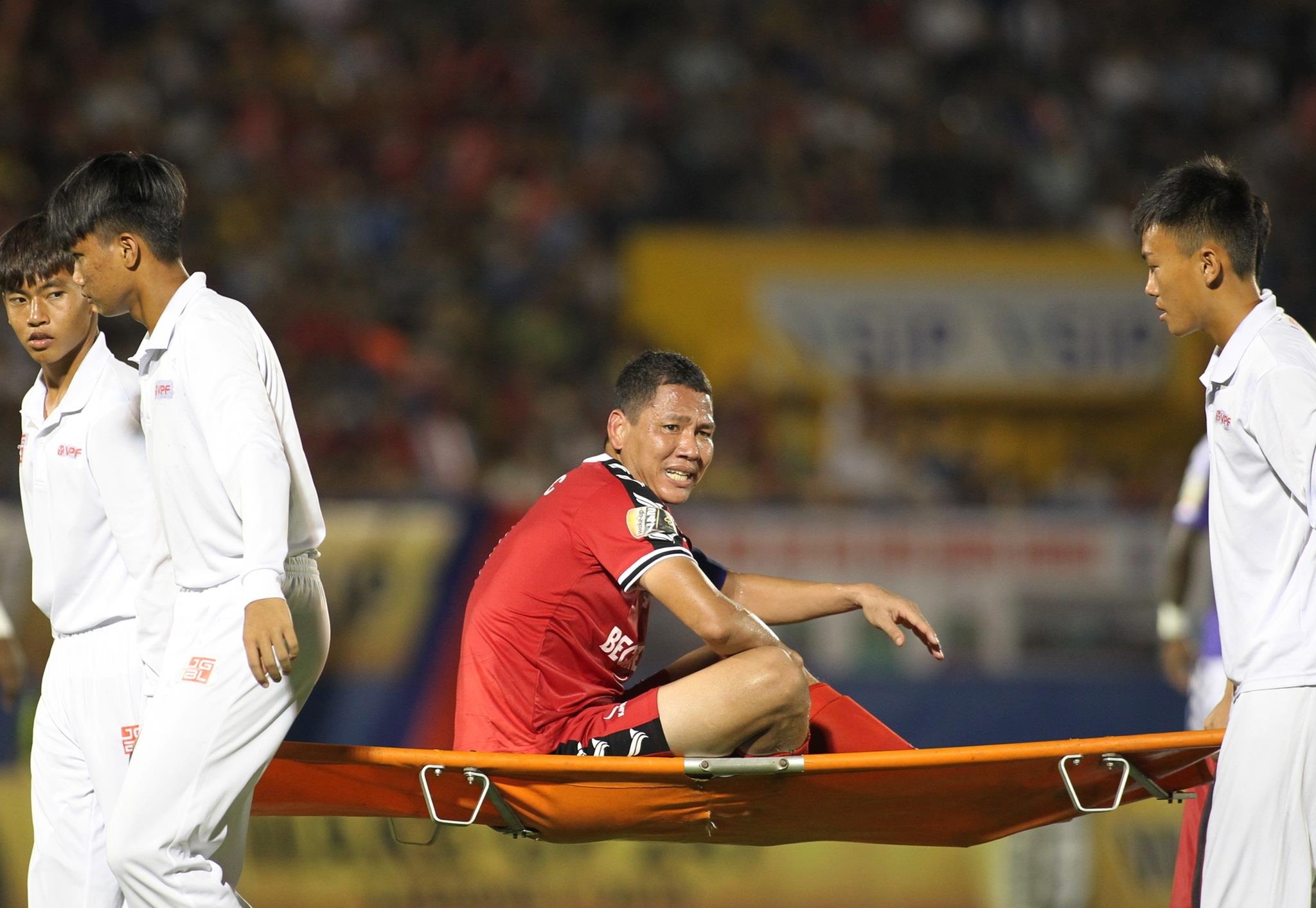 HLV Chu Dinh Nghiem che doi Binh Duong da qua tieu cuc hinh anh