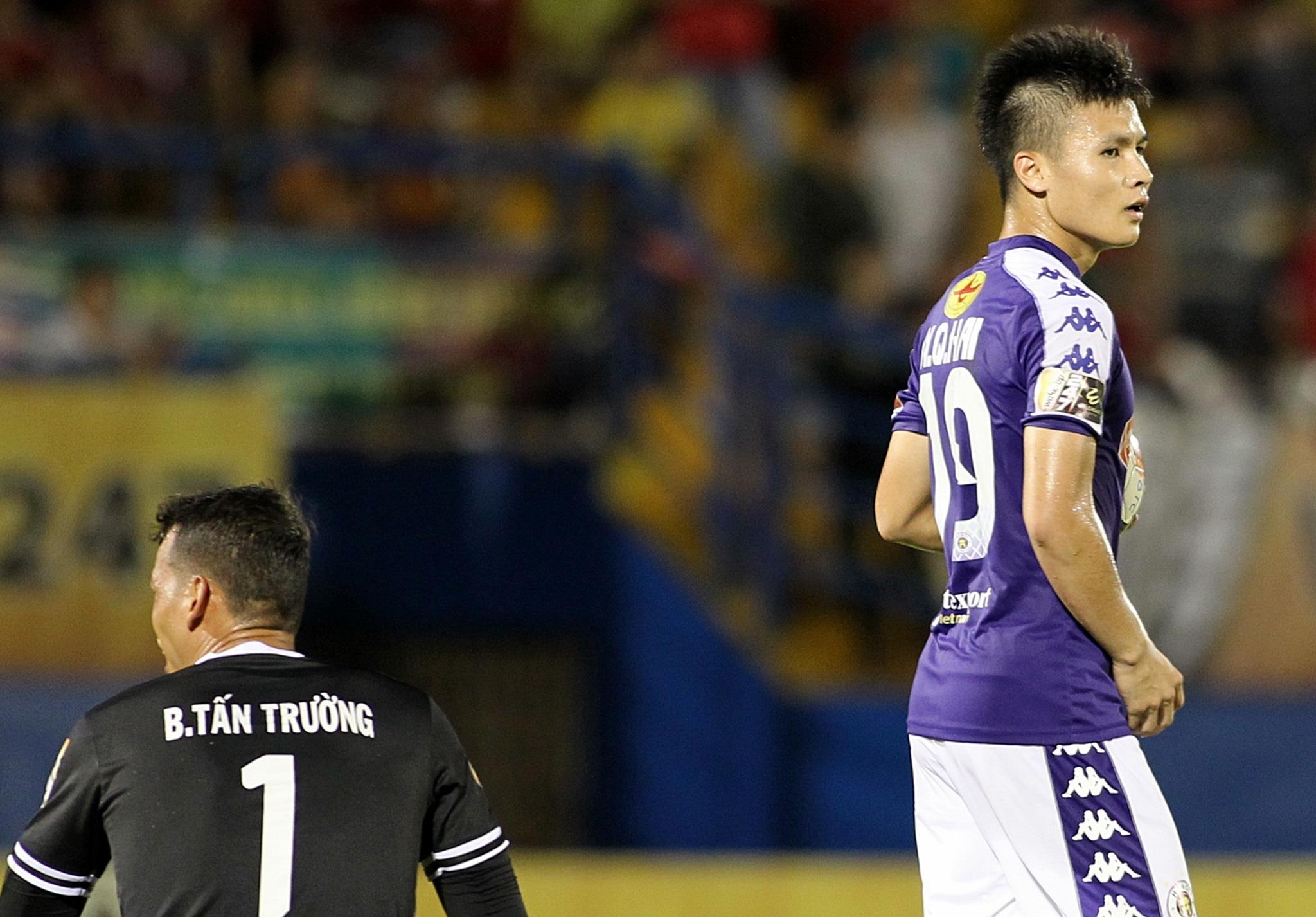 Khong an mung, Quang Hai lang le dong vien thu mon Tan Truong hinh anh