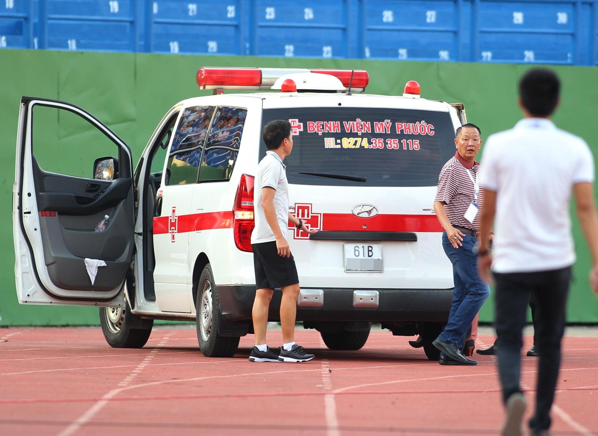 cau thu can luoi,  cau thu nuot luoi anh 1