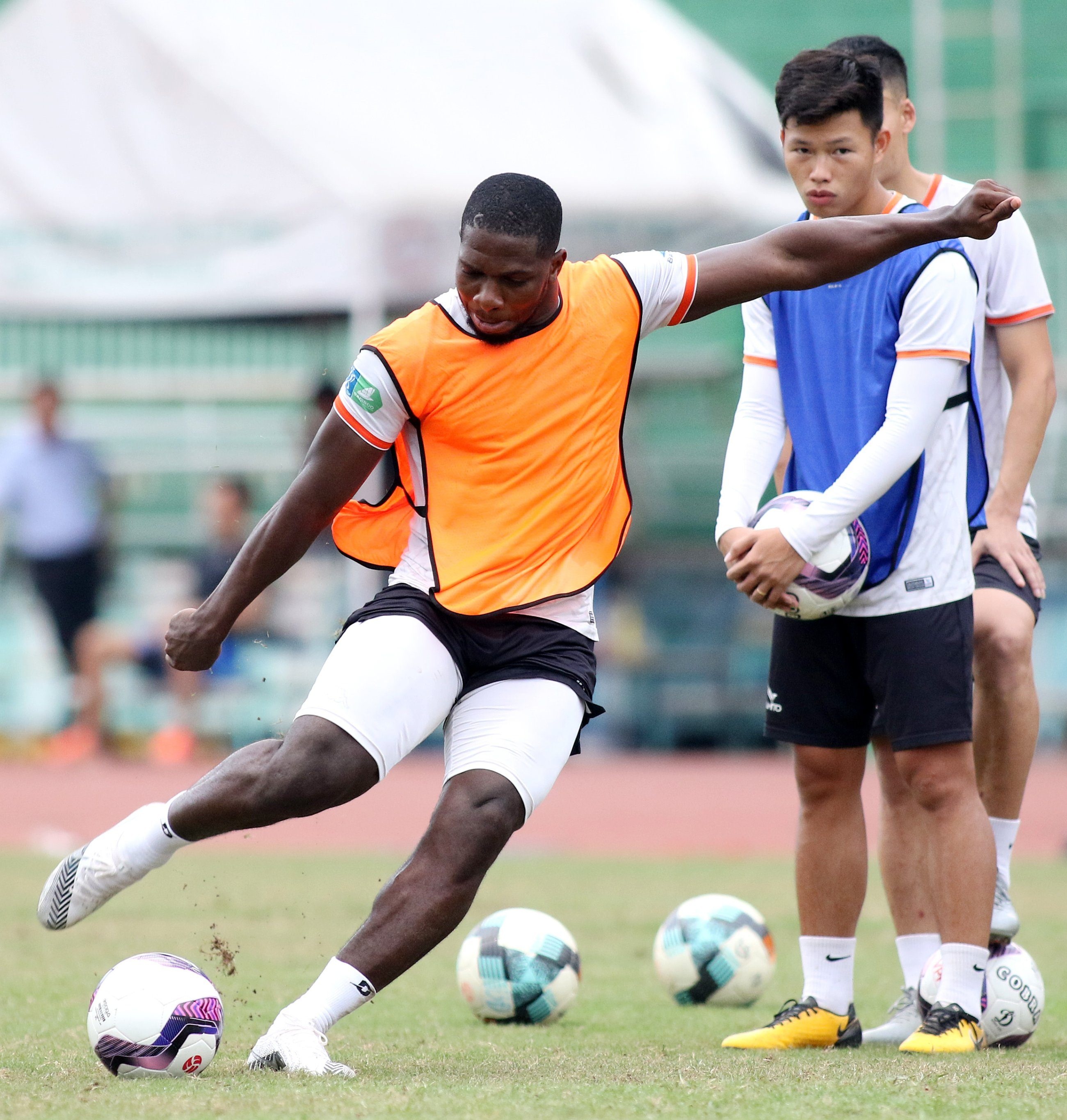 Rimario gia nhap binh dinh anh 5