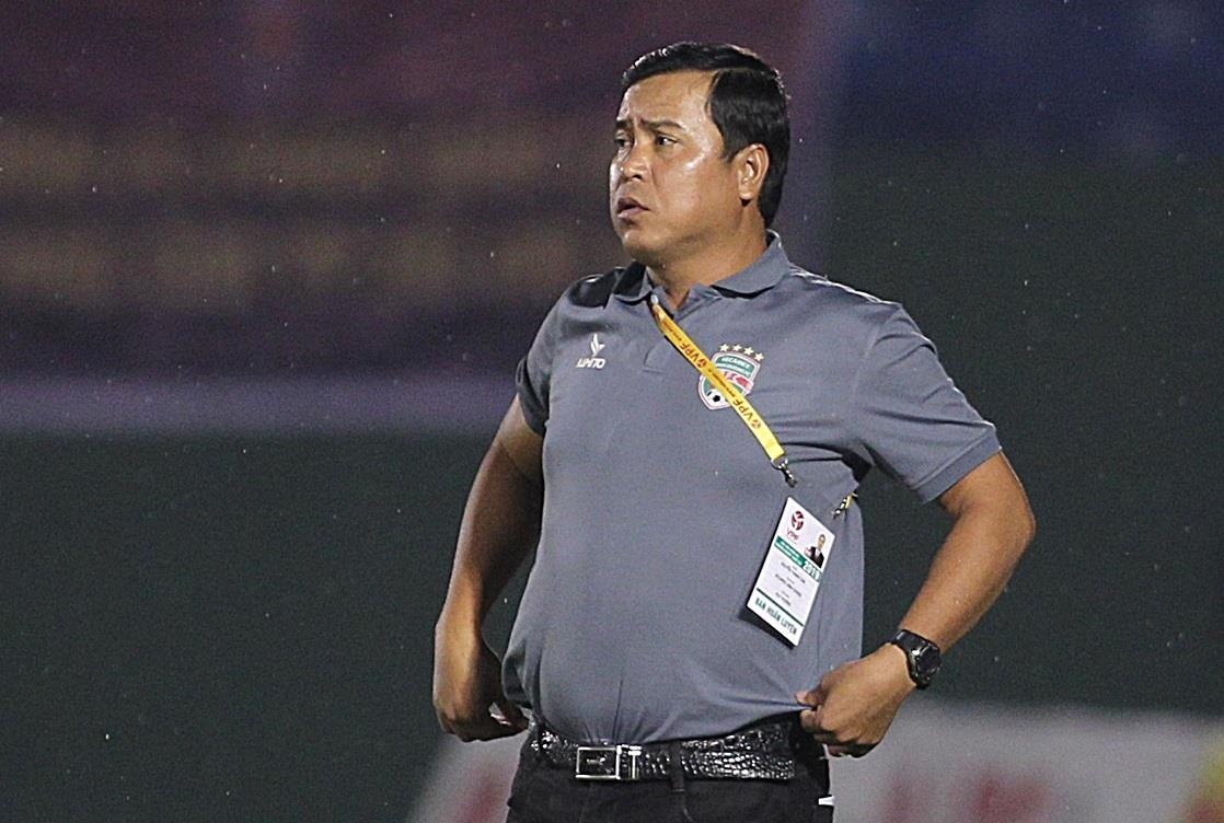 HLV Binh Duong bo do tran dau khi doi bong dang thang Sai Gon hinh anh