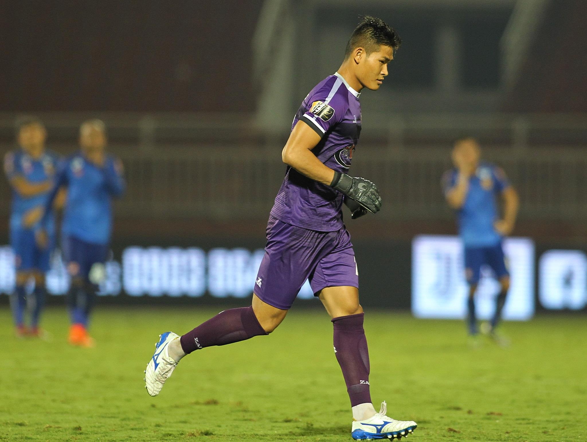 thu mon du bi cuu CLB TP.HCM,  qua bong vang viet nam sut hong penalty anh 4