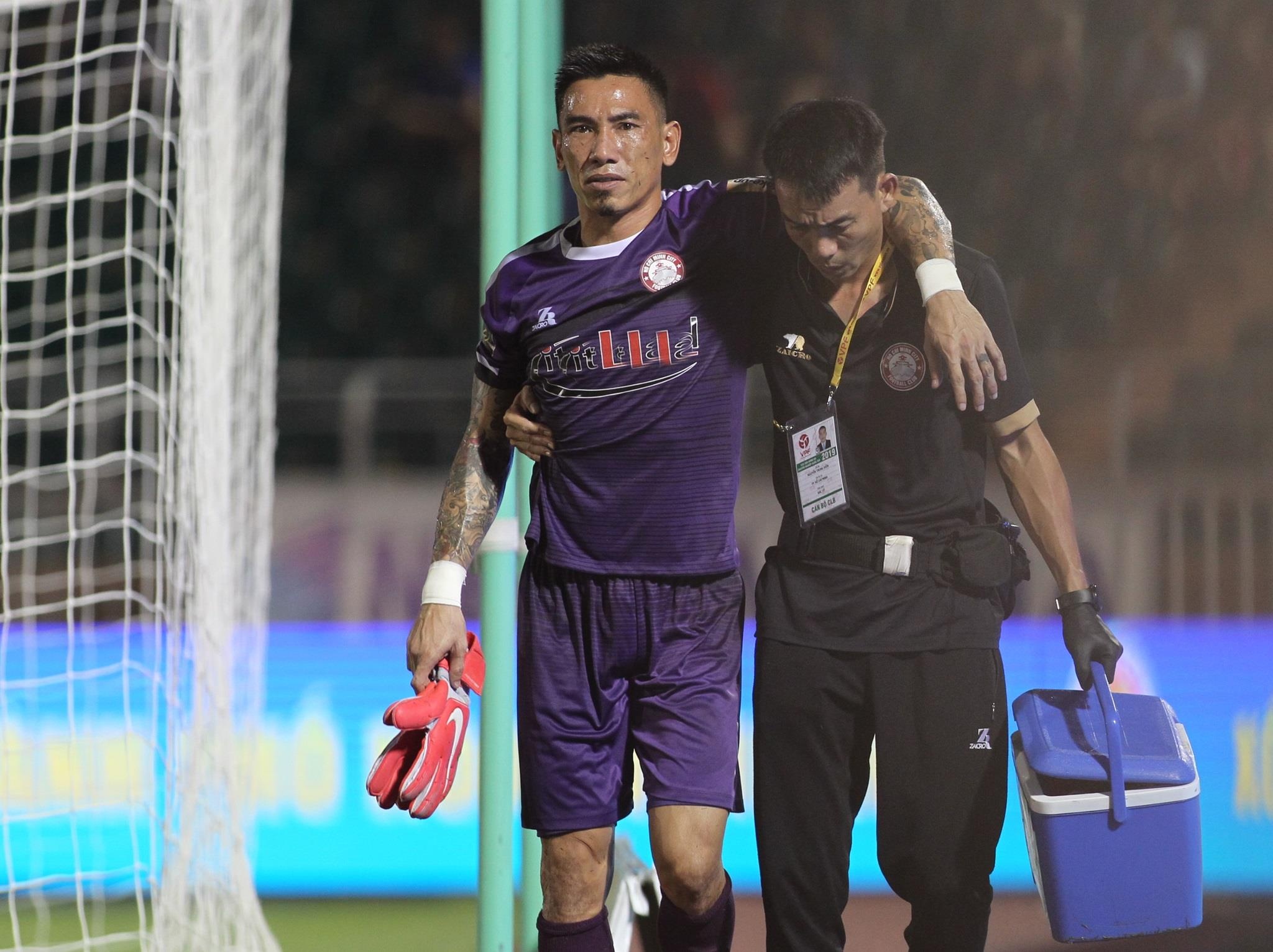 thu mon du bi cuu CLB TP.HCM,  qua bong vang viet nam sut hong penalty anh 3