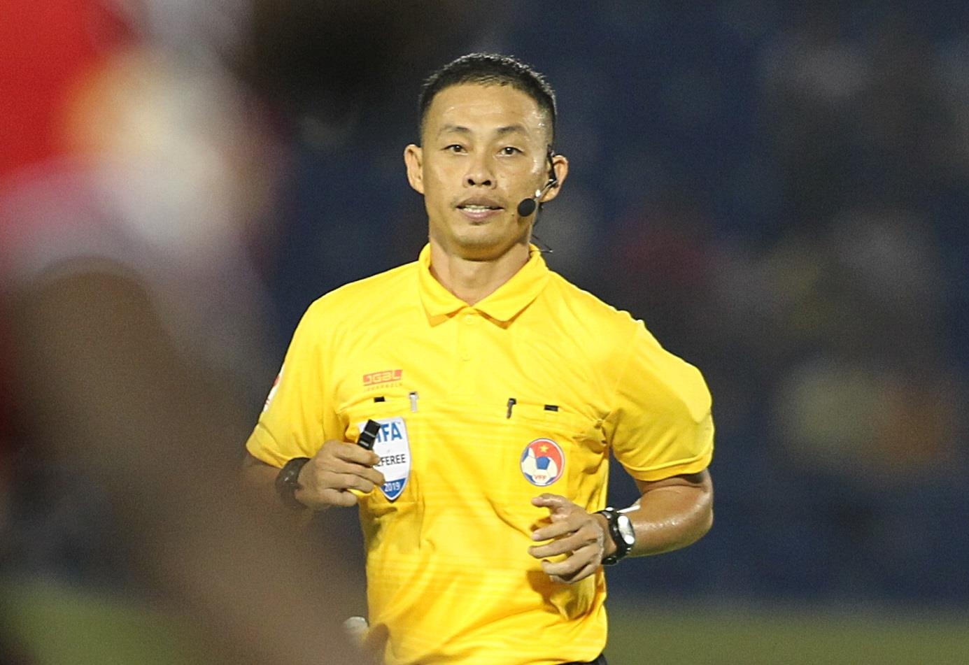 VFF thuong trong tai giup cau thu bat tinh khong can luoi hinh anh