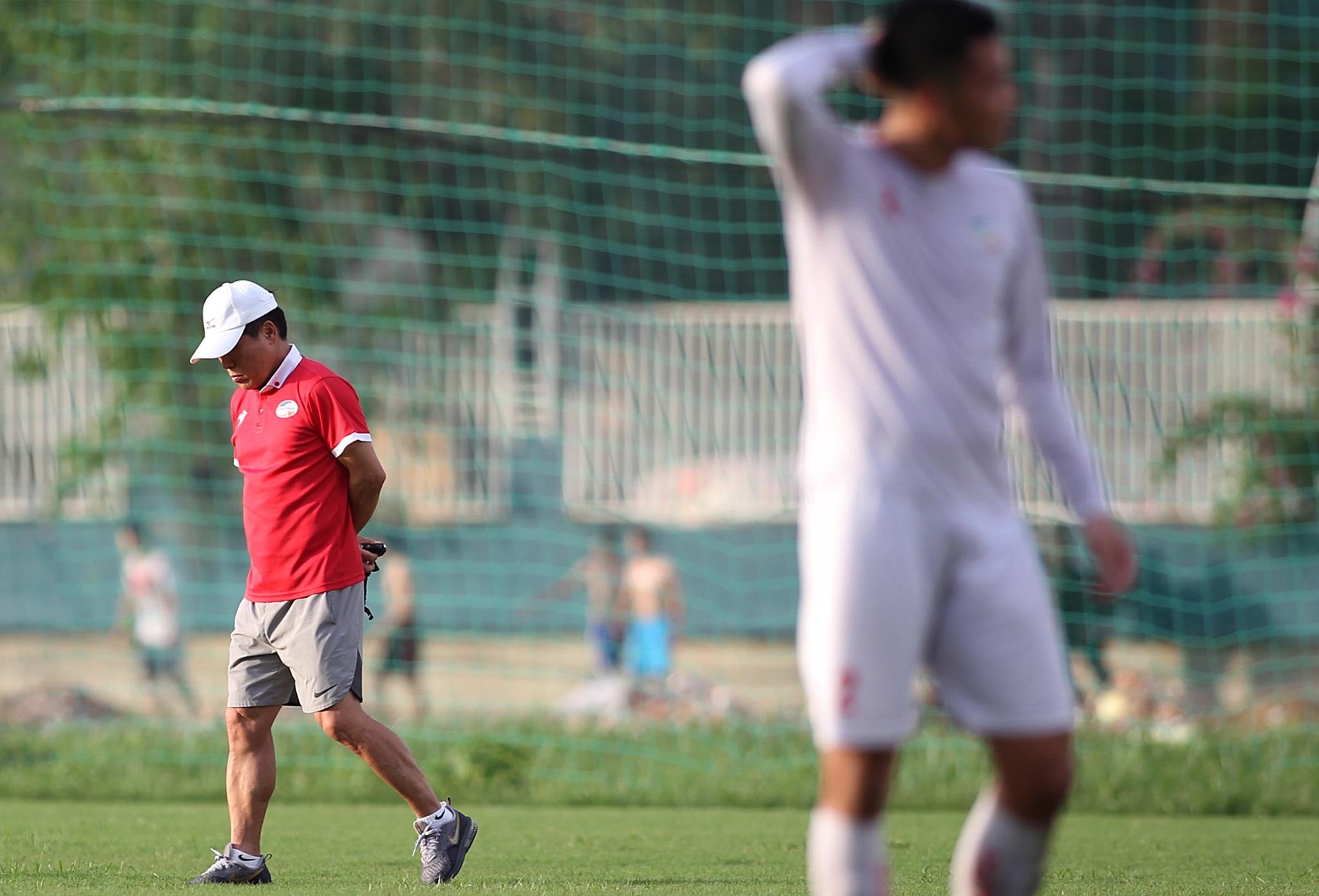 bui tien dung chan thuong,  hoang duc chan thuong anh 6