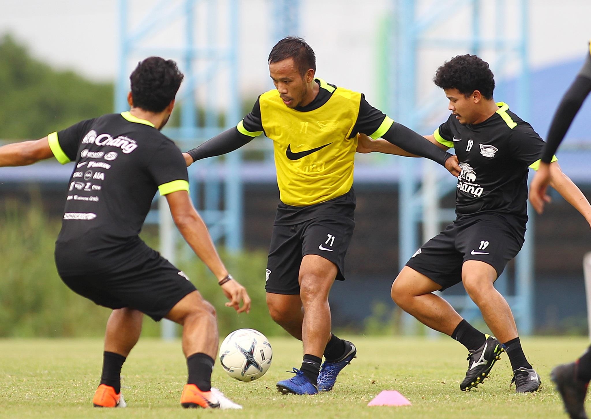 datsakorn thonglao ghi ban viet nam,  thai lan danh bai viet nam anh 2