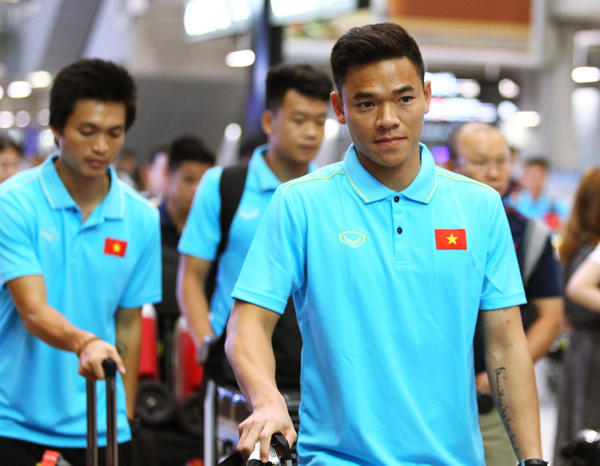 phi minh long,  thu mon viet nam anh 9