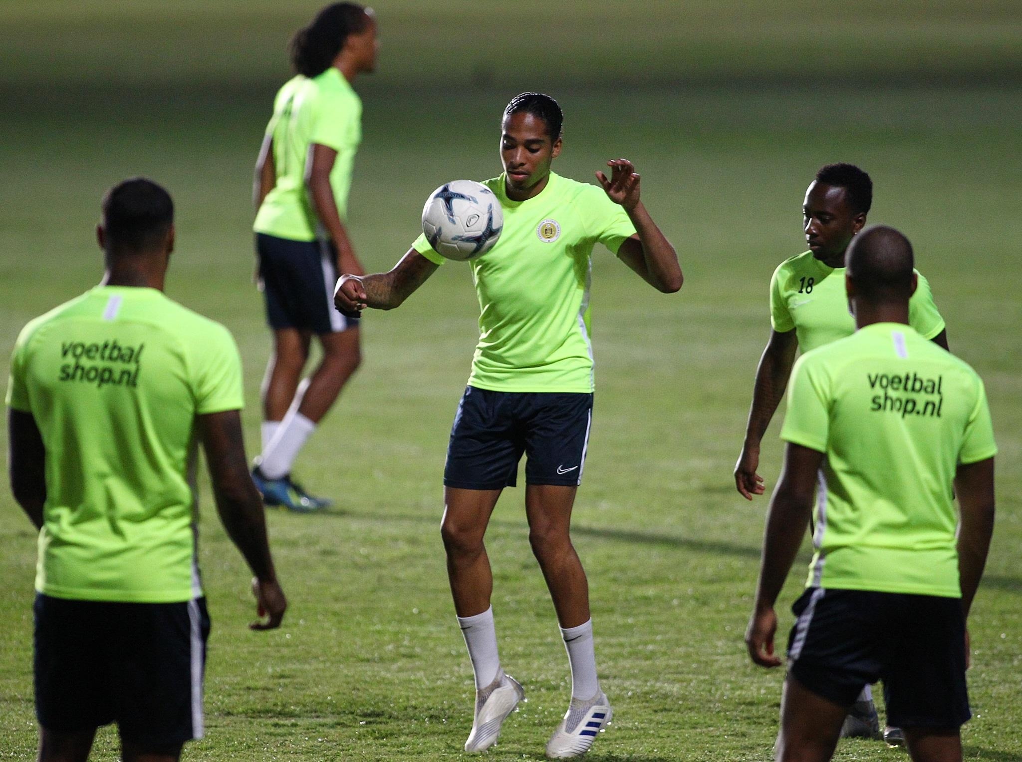 curacao la nuoc nao,  curacao la doi nao anh 2